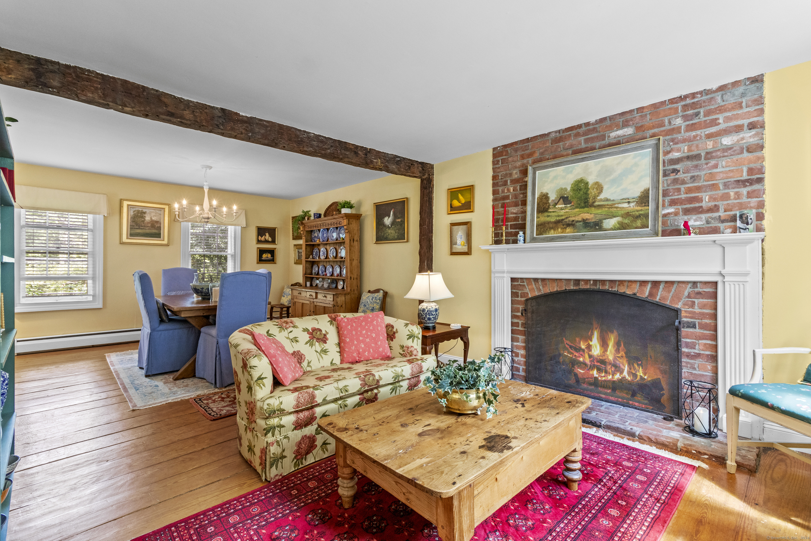 Newtown, Connecticut, 06482, United States, 3 Bedrooms Bedrooms, ,2 BathroomsBathrooms,Residential,For Sale,1828428