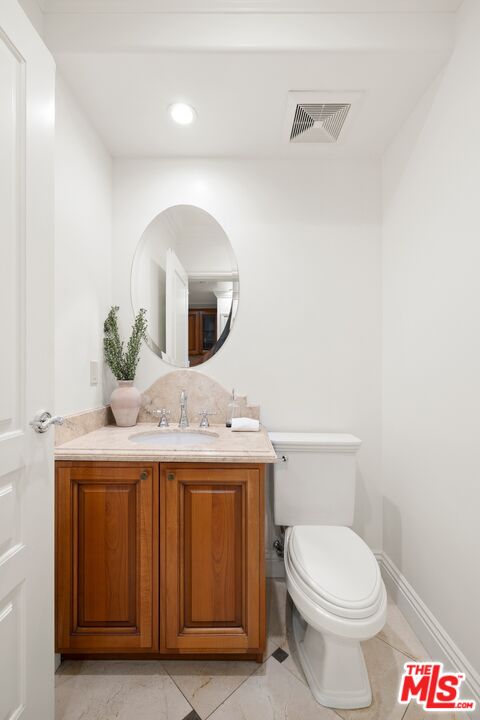 Los Angeles, California, 90049, United States, 2 Bedrooms Bedrooms, ,2 BathroomsBathrooms,Residential,For Sale,2002212