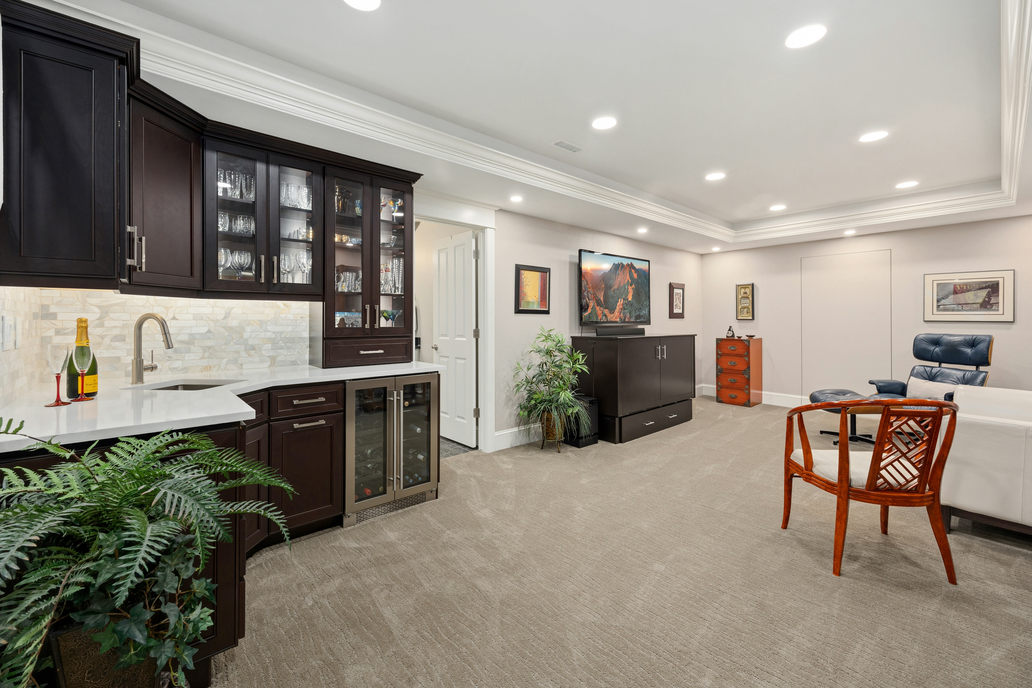 Exceptional Quality, Thoughtful Upgrades, and a Private Oasis - 物件實景
