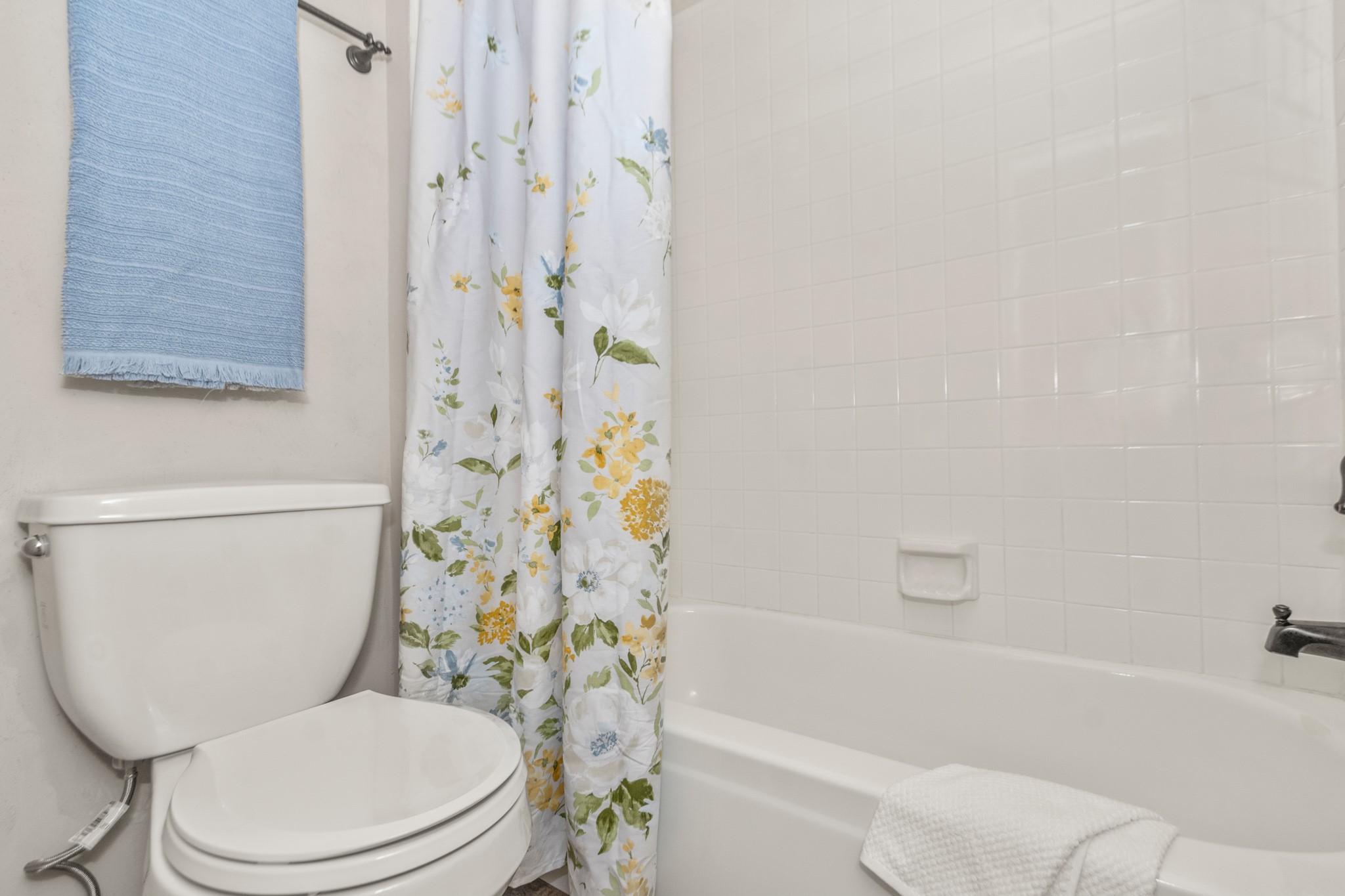 Houston, Texas, 77058, United States, 3 Bedrooms Bedrooms, ,4 BathroomsBathrooms,Residential,For Sale,1924880