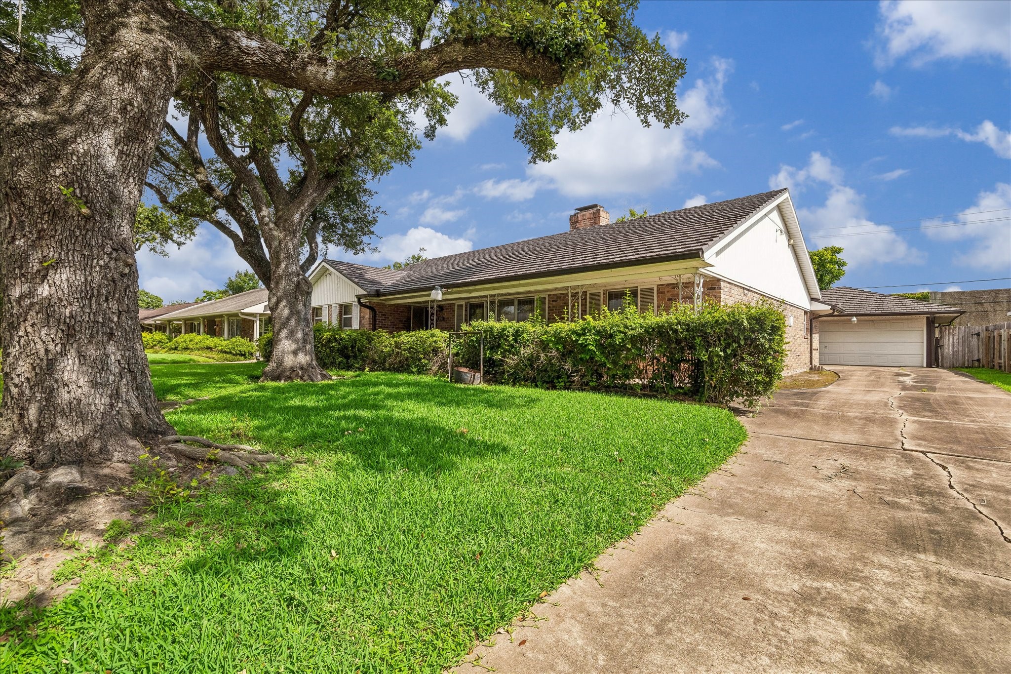  3715 Woodvalley Drive - 物件實景