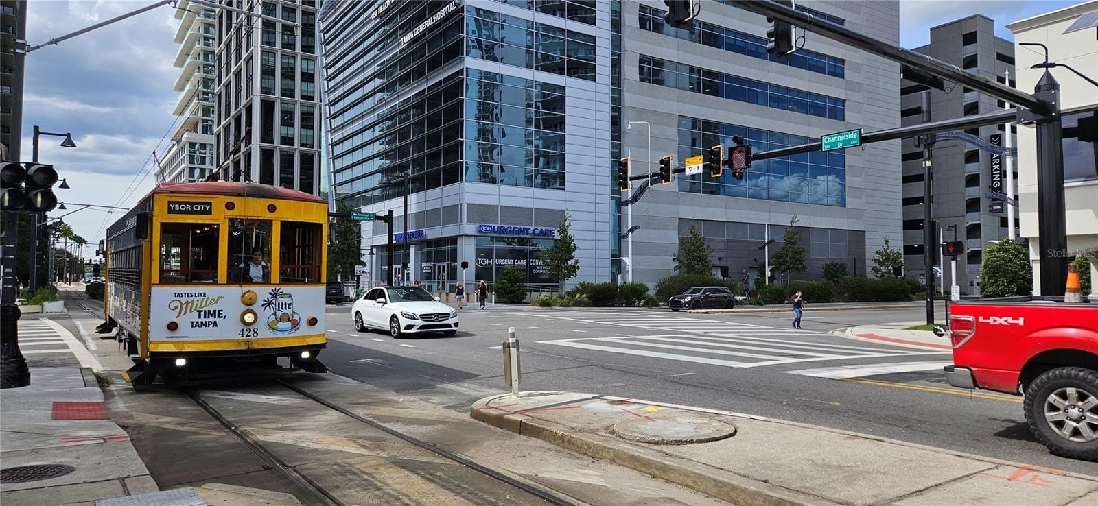 TAMPA, Florida, 33607, United States, 5 Bedrooms Bedrooms, ,3 BathroomsBathrooms,Residential,For Sale,1976051