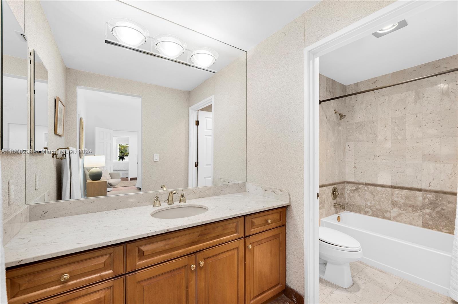 Miami Beach, Florida, 33109, United States, 3 Bedrooms Bedrooms, ,4 BathroomsBathrooms,Residential,For Sale,1926263