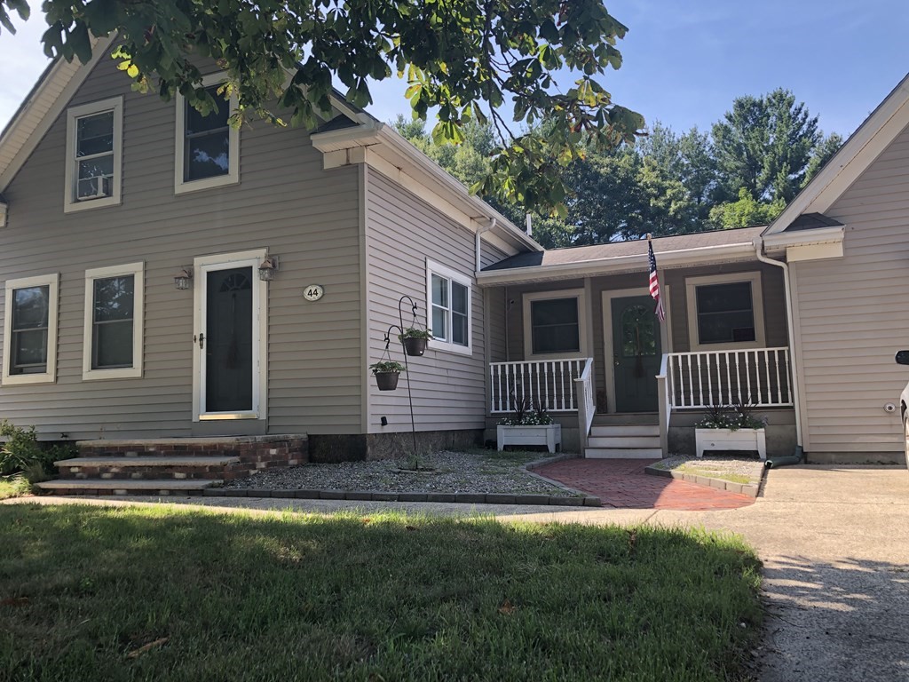 Peabody, Massachusetts, 01960, United States, 3 Bedrooms Bedrooms, ,3 BathroomsBathrooms,Residential,For Sale,1878356