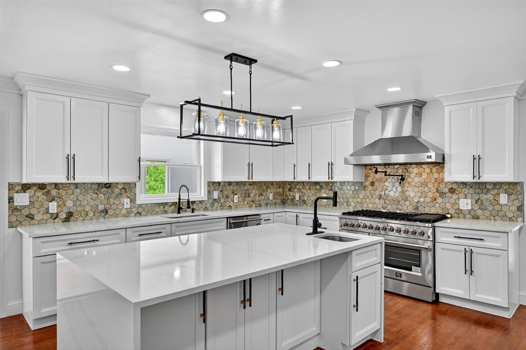 Warwick, New York, 10990, United States, 5 Bedrooms Bedrooms, ,4 BathroomsBathrooms,Residential,For Sale,1981547