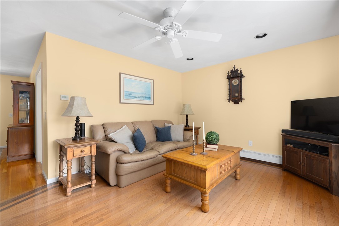 North Kingstown, Rhode Island, 02874, United States, 3 Bedrooms Bedrooms, ,2 BathroomsBathrooms,Residential,For Sale,1906008
