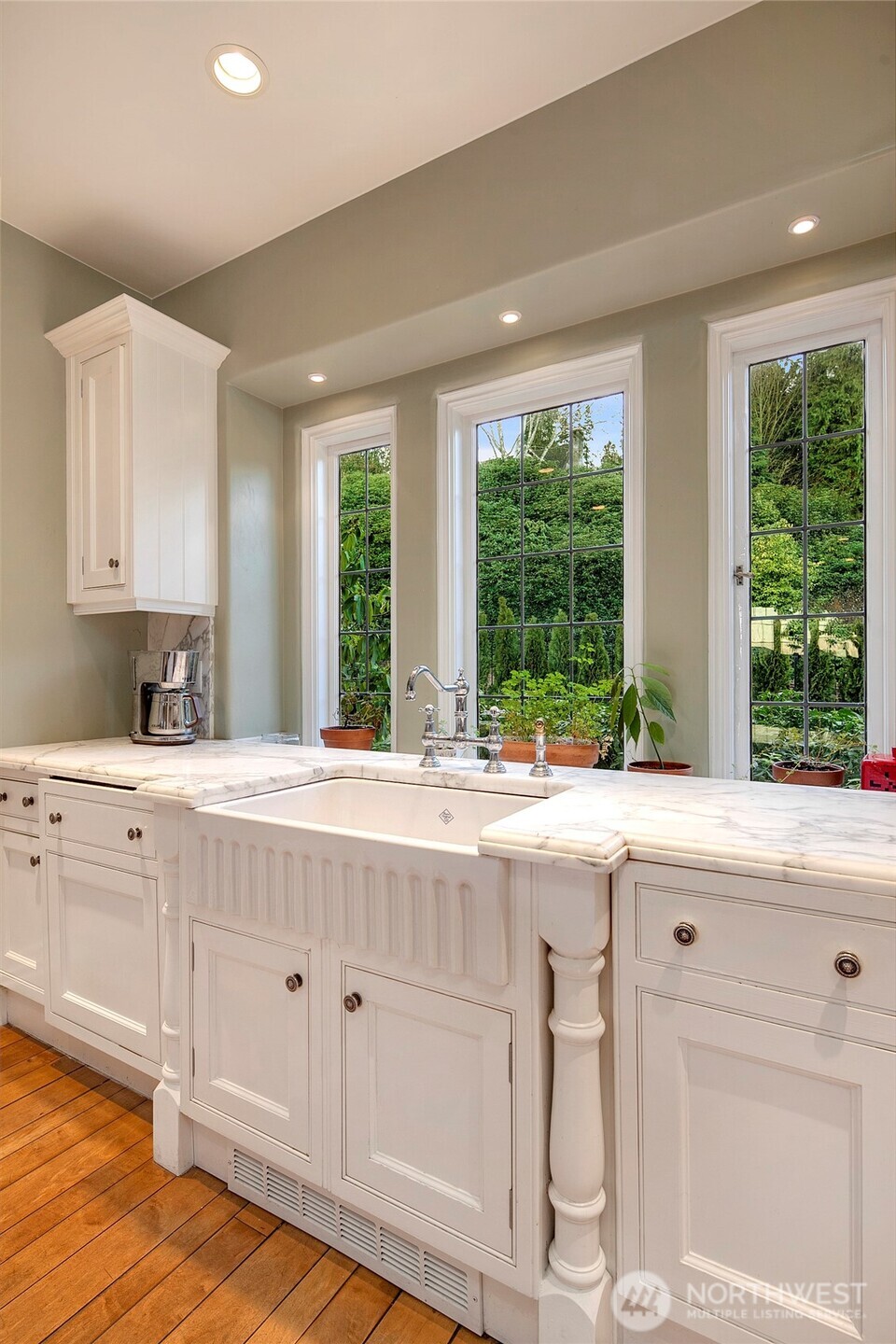 Seattle, Washington, 98112, United States, 4 Bedrooms Bedrooms, ,3 BathroomsBathrooms,Residential,For Sale,1770318