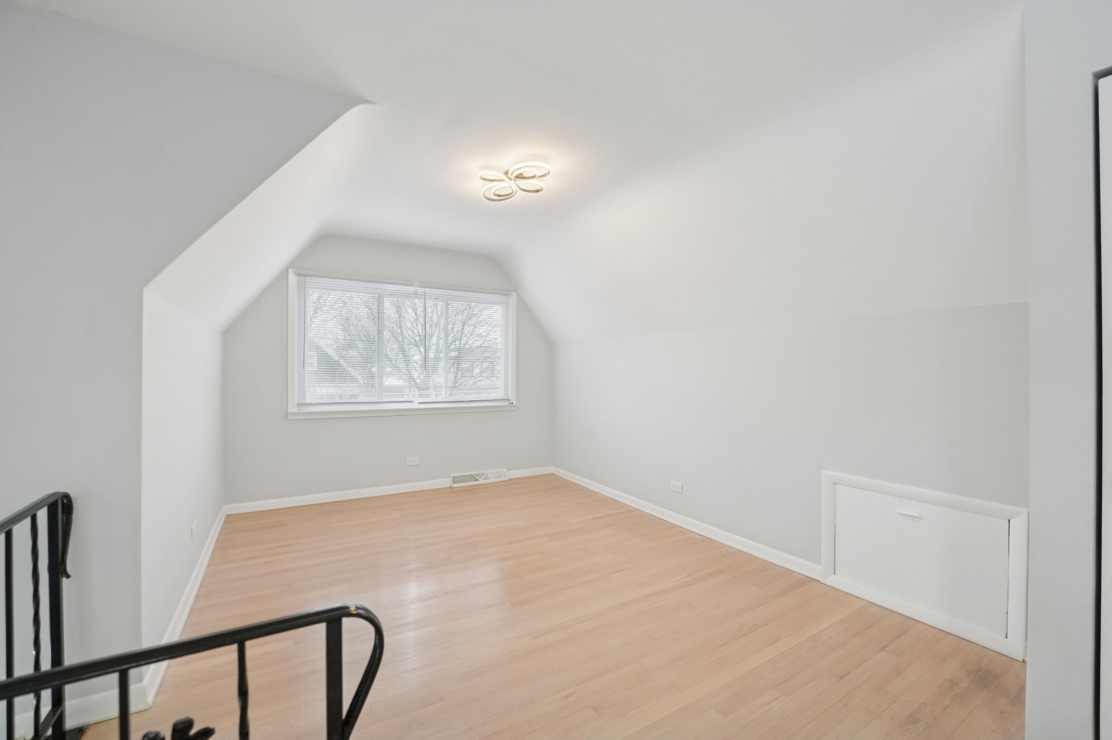 Cicero, Illinois, 60804, United States, 8 Bedrooms Bedrooms, ,Residential,For Sale,2000949