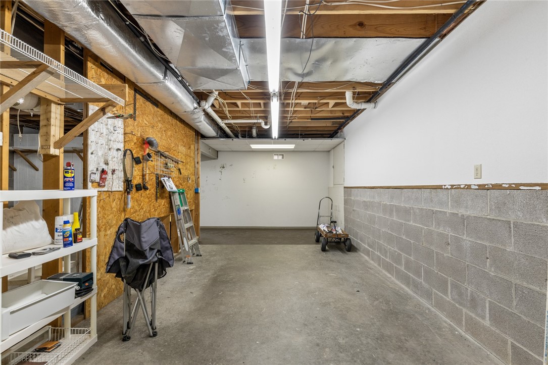 Harrison, Arkansas, 72601, United States, 4 Bedrooms Bedrooms, ,5 BathroomsBathrooms,Residential,For Sale,1989365