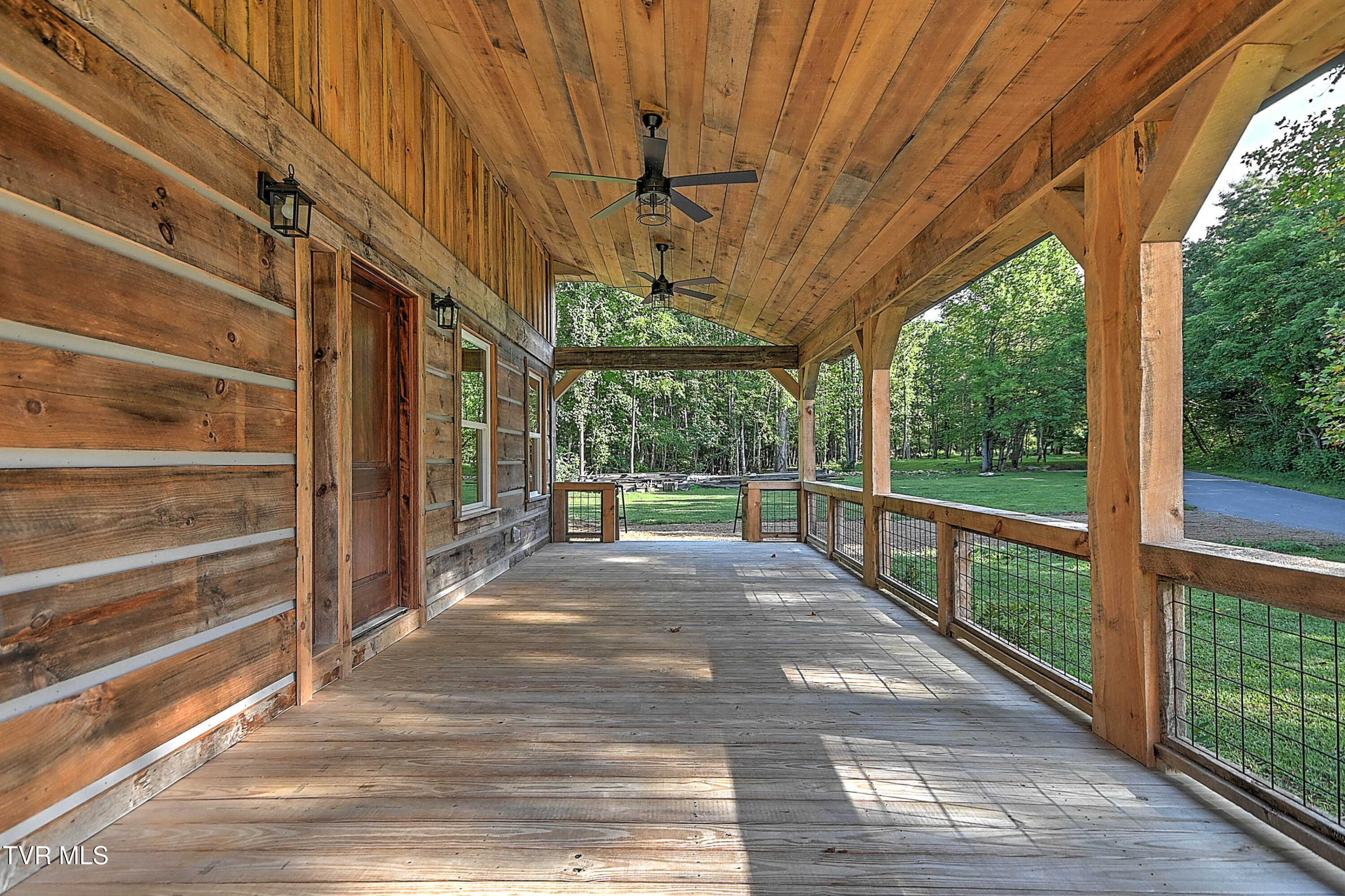 Greeneville, Tennessee, 37743, United States, 4 Bedrooms Bedrooms, ,3 BathroomsBathrooms,Residential,For Sale,1976358