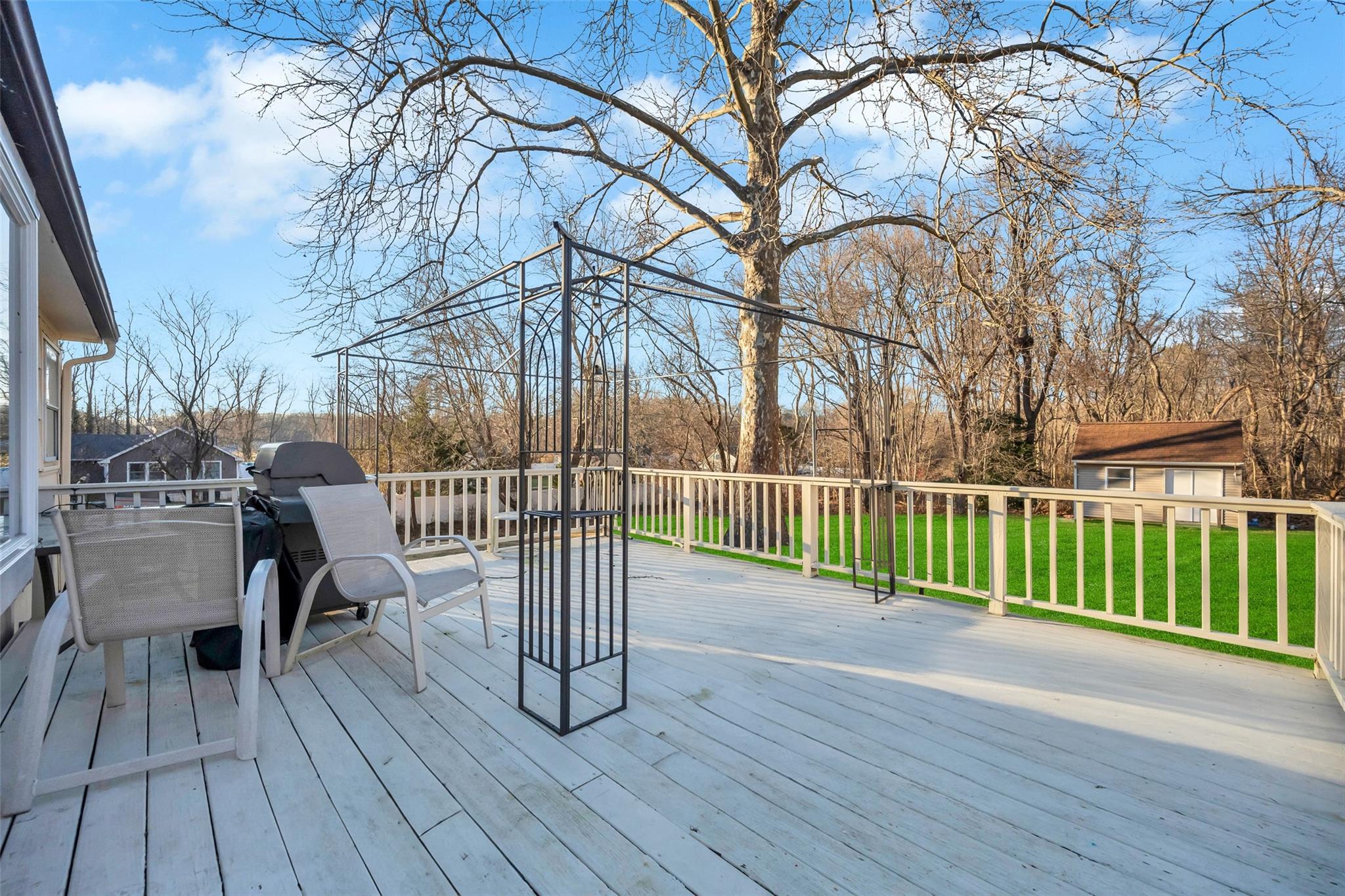 Hauppauge, New York, 11788, United States, 4 Bedrooms Bedrooms, ,2 BathroomsBathrooms,Residential,For Sale,1714342