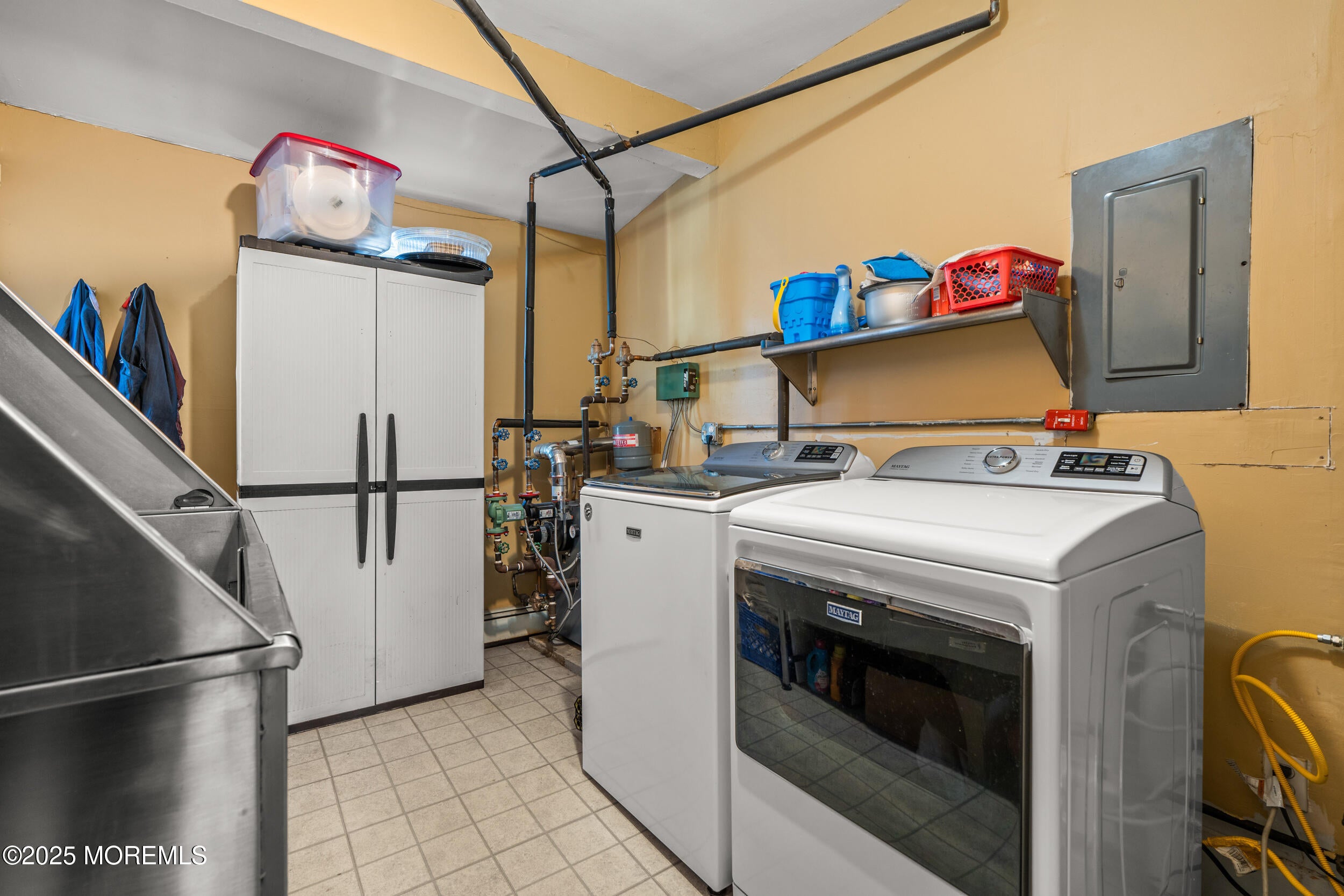 Allenhurst, New Jersey, 07711, United States, 2 Bedrooms Bedrooms, ,2 BathroomsBathrooms,Residential,For Sale,1928336
