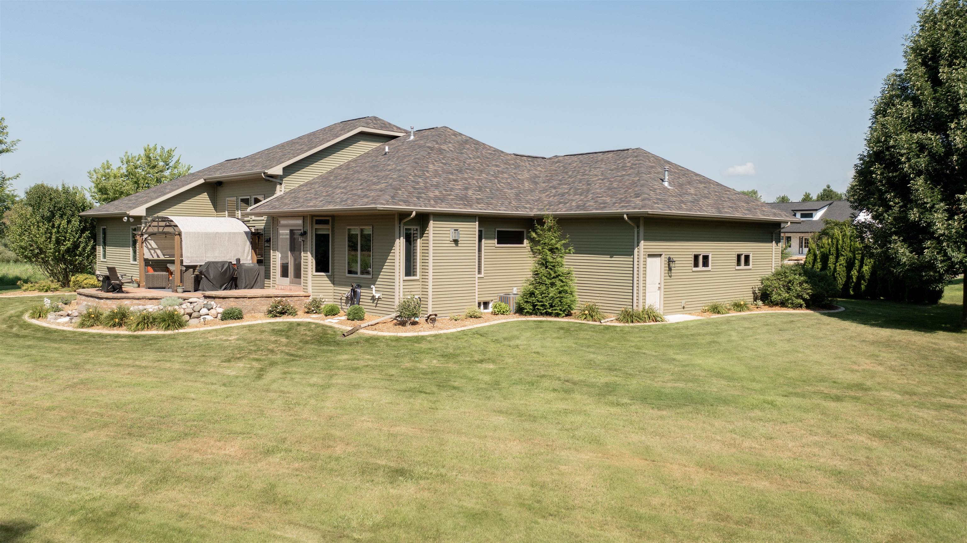 Appleton, Wisconsin, 54913, United States, 5 Bedrooms Bedrooms, ,4 BathroomsBathrooms,Residential,For Sale,1927956