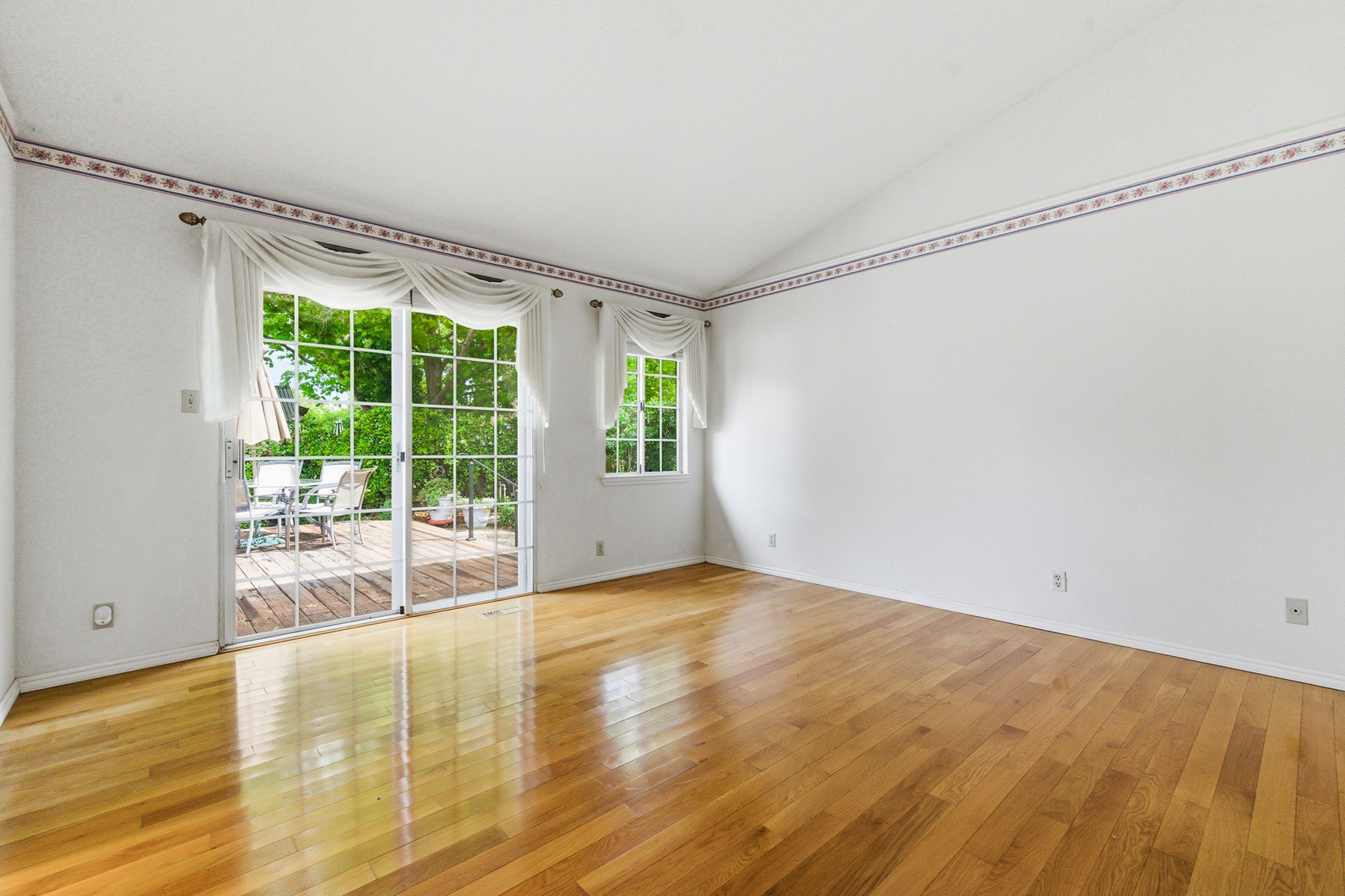  Charm and Opportunity in Browns Valley - 物件實景