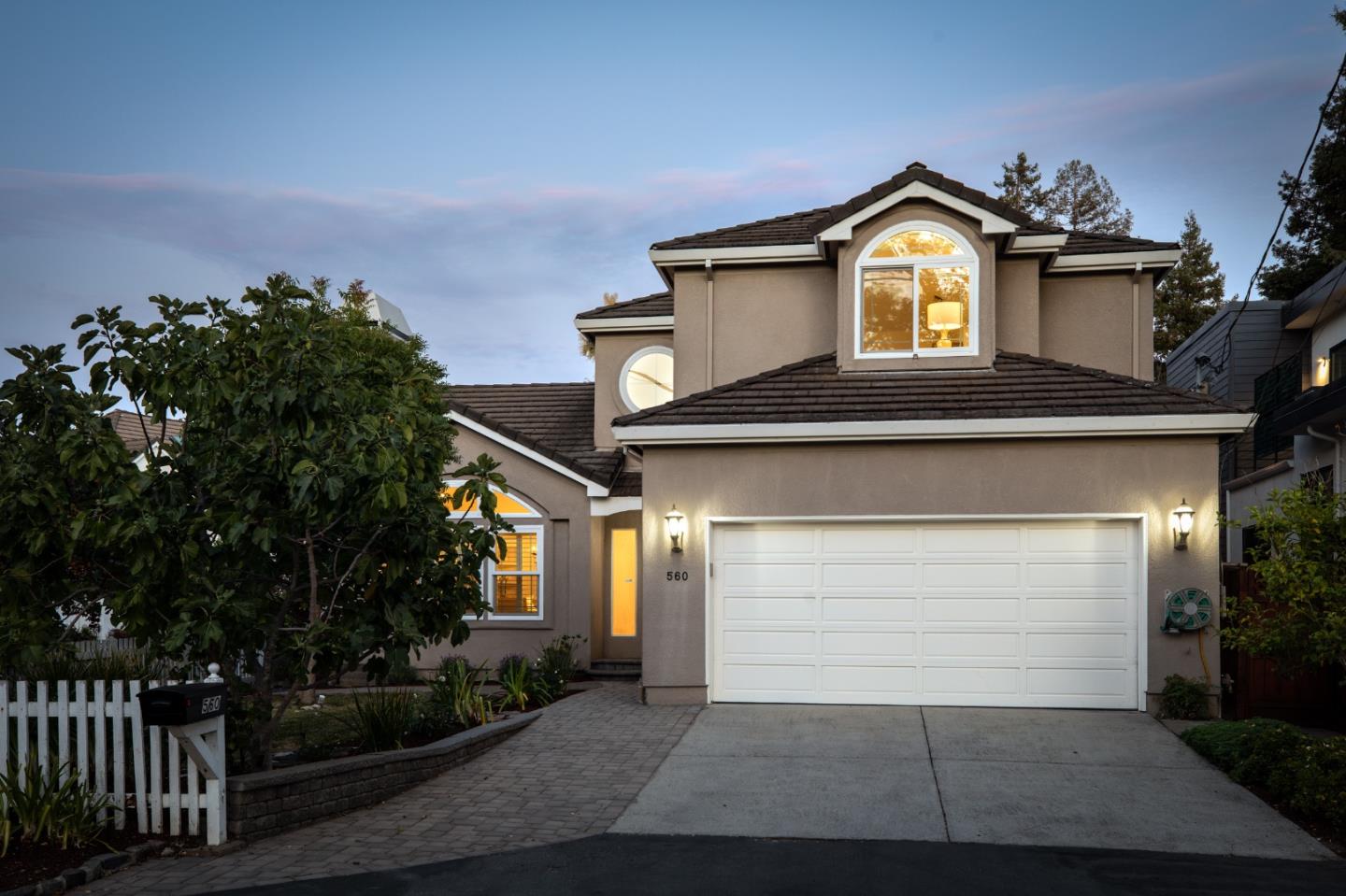 Menlo Park, California, 94025, United States, 4 Bedrooms Bedrooms, ,3 BathroomsBathrooms,Residential,For Sale,1927221