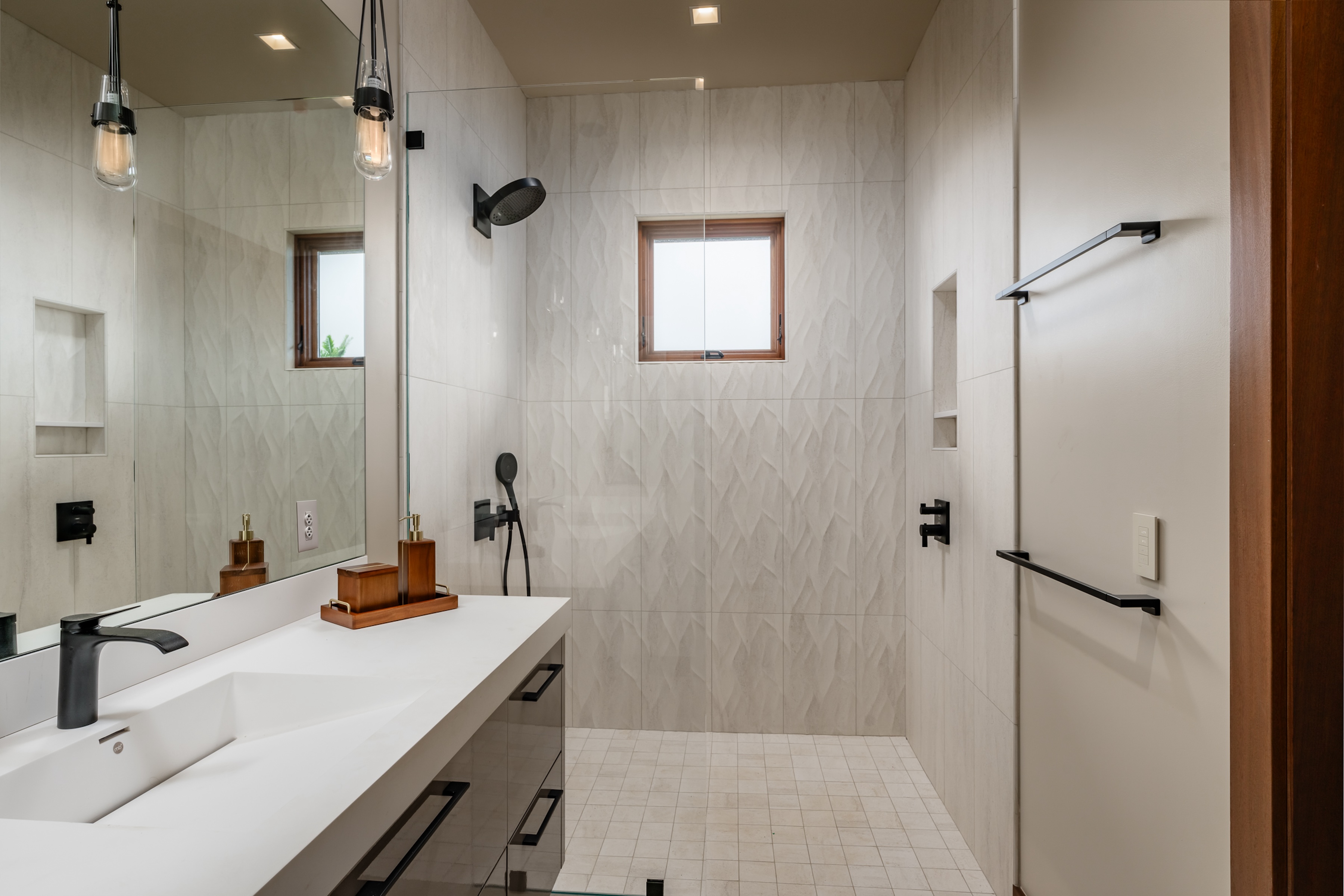  Move-In Ready Luxury: A Masterpiece in Kapalua