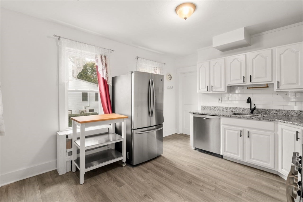 Rockland, Massachusetts, 02370, United States, 3 Bedrooms Bedrooms, ,1 BathroomBathrooms,Residential,For Sale,1968670