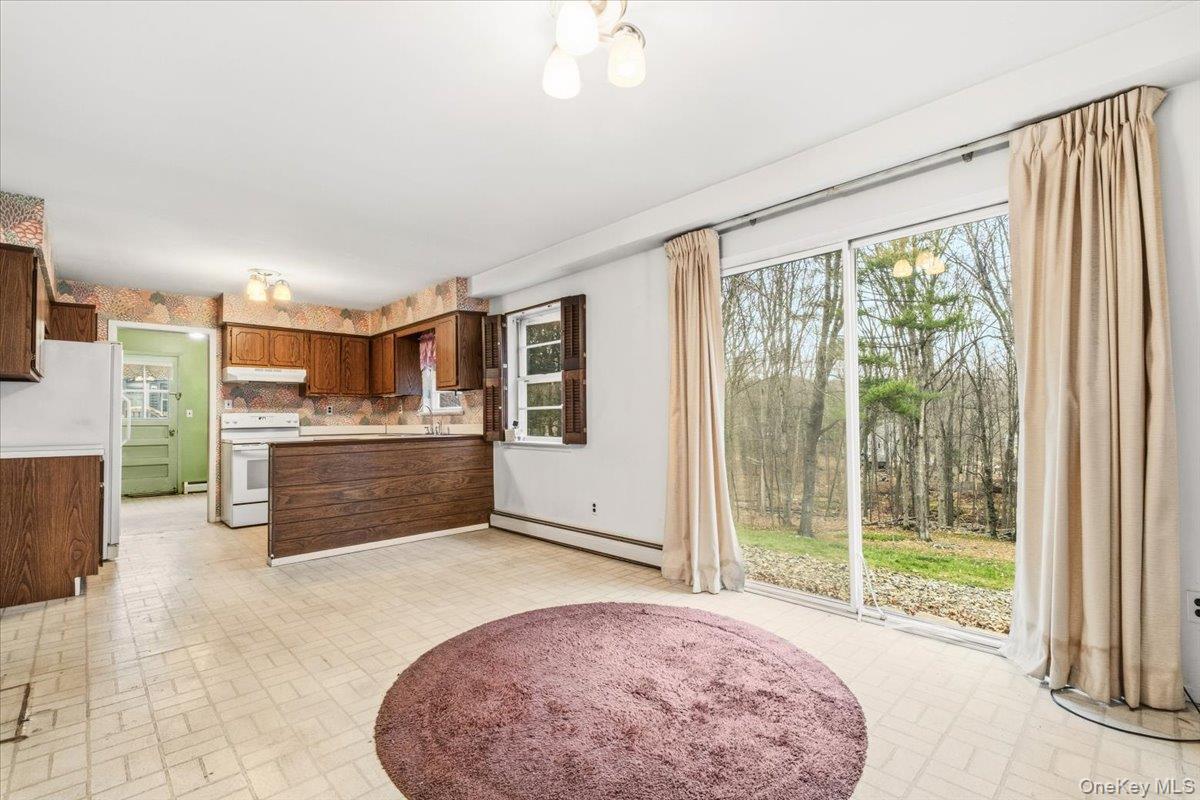 Mahopac, New York, 10541, United States, 4 Bedrooms Bedrooms, ,2 BathroomsBathrooms,Residential,For Sale,2001665