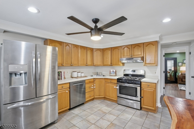 Plainfield City, New Jersey, 07062, United States, 3 Bedrooms Bedrooms, ,2 BathroomsBathrooms,Residential,For Sale,2003425