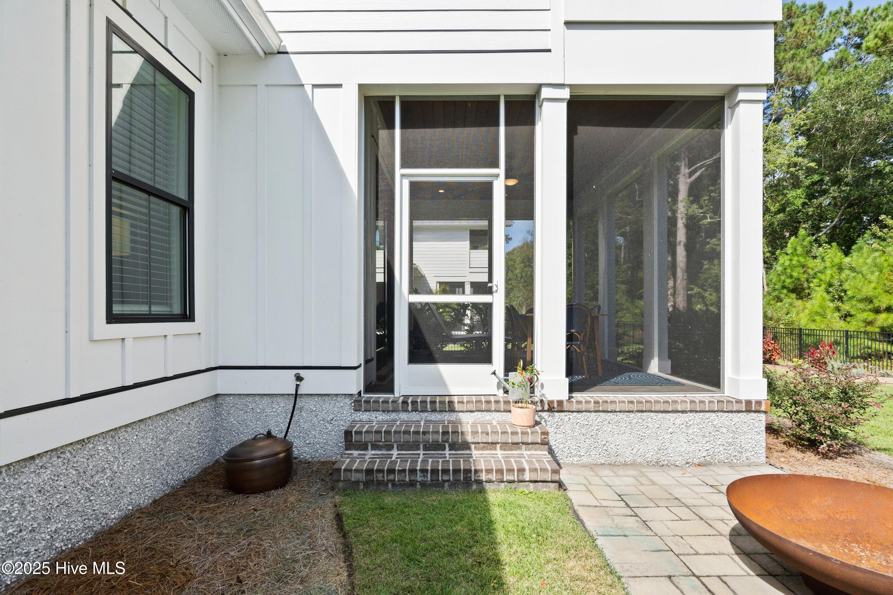 Wilmington, North Carolina, 28411, United States, 4 Bedrooms Bedrooms, ,5 BathroomsBathrooms,Residential,For Sale,1992122