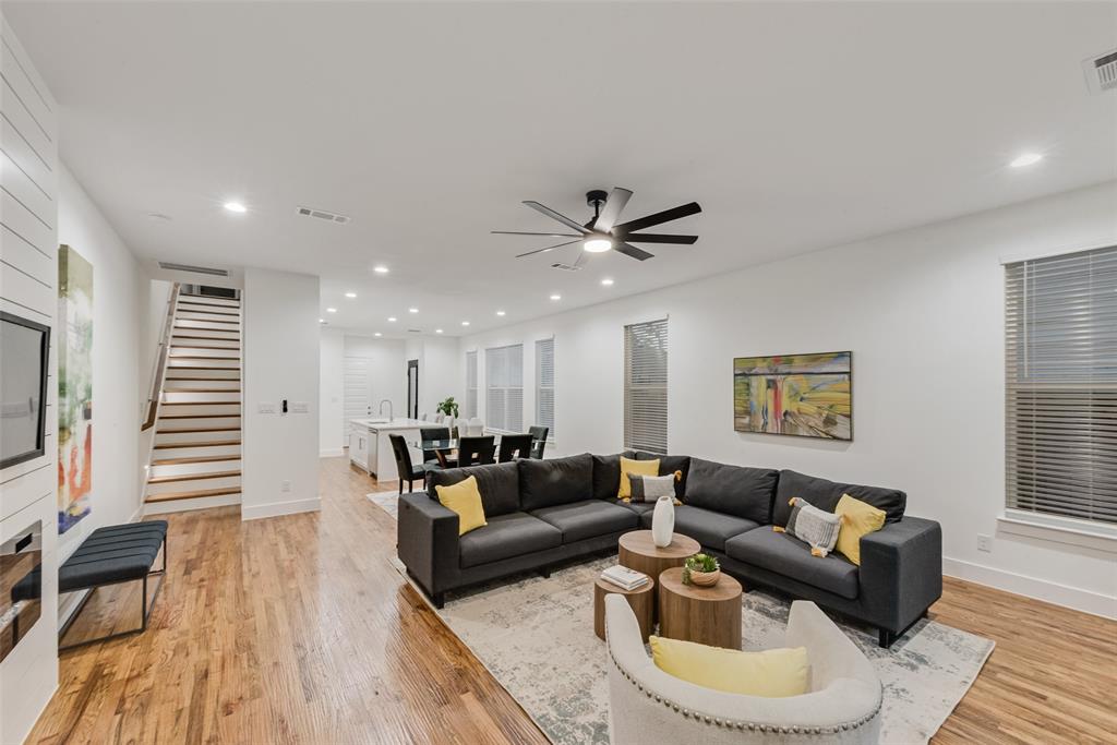 Dallas, Texas, 75208, United States, 3 Bedrooms Bedrooms, ,3 BathroomsBathrooms,Residential,For Sale,1986150