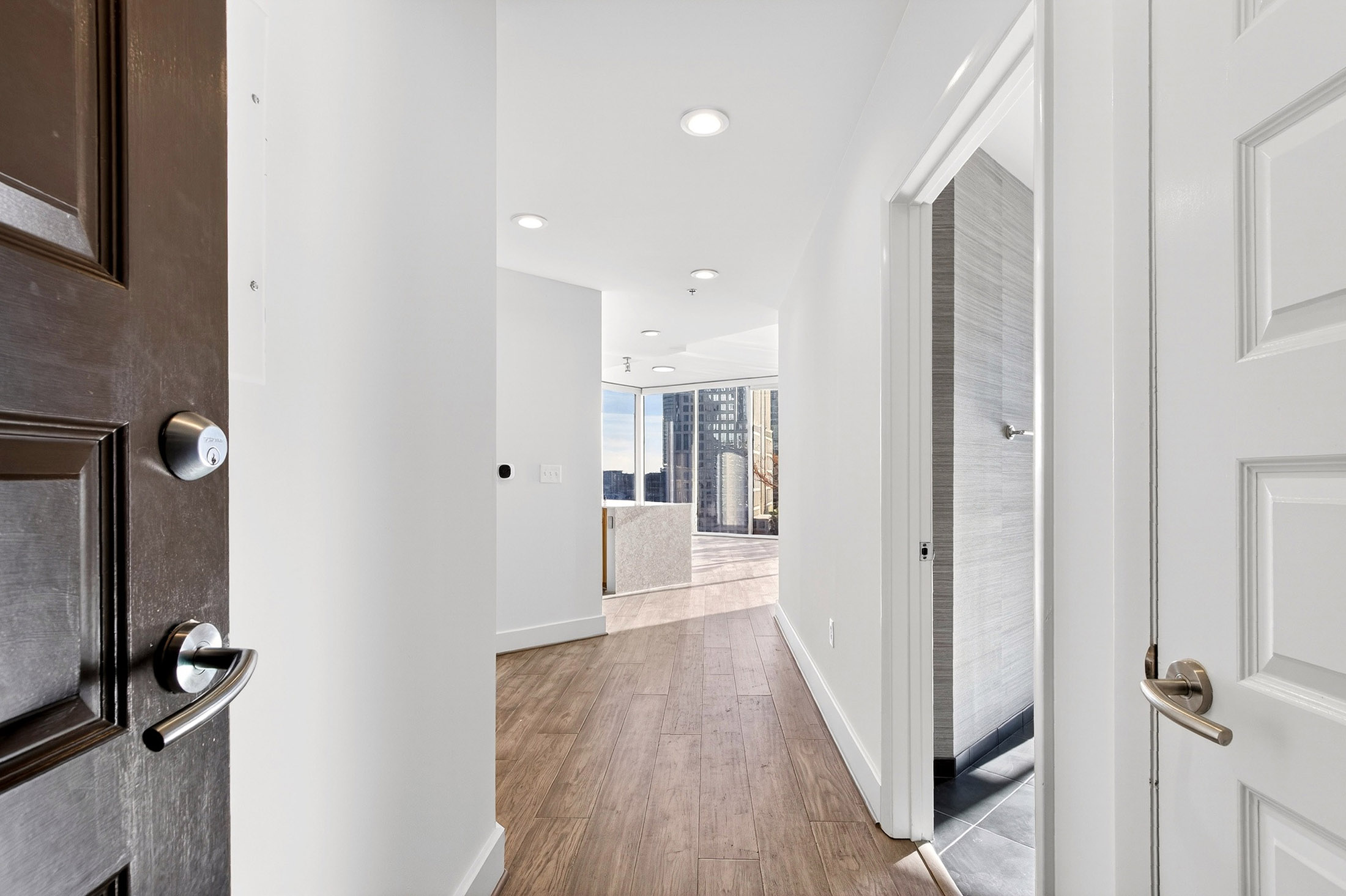  Iconic Intown Living at 1010 Midtown - 物件實景