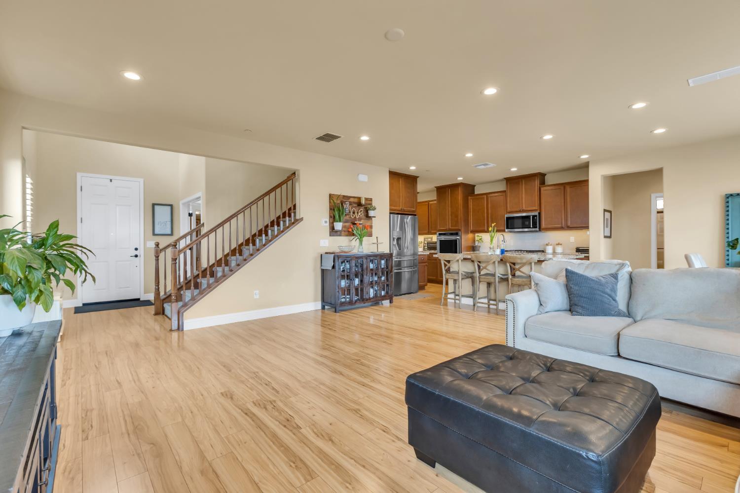 Rocklin, California, 95765, United States, 4 Bedrooms Bedrooms, ,3 BathroomsBathrooms,Residential,For Sale,1914175