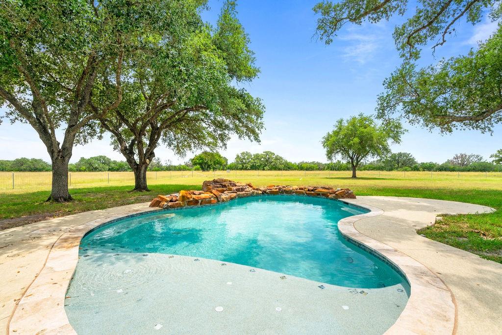 Beeville, Texas, 78102, United States, 4 Bedrooms Bedrooms, ,3 BathroomsBathrooms,Residential,For Sale,1857883