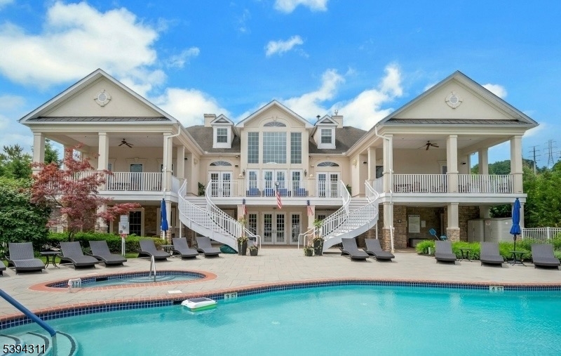 Cedar Grove Twp., New Jersey, 07009, United States, 2 Bedrooms Bedrooms, ,2 BathroomsBathrooms,Residential,For Sale,1989209