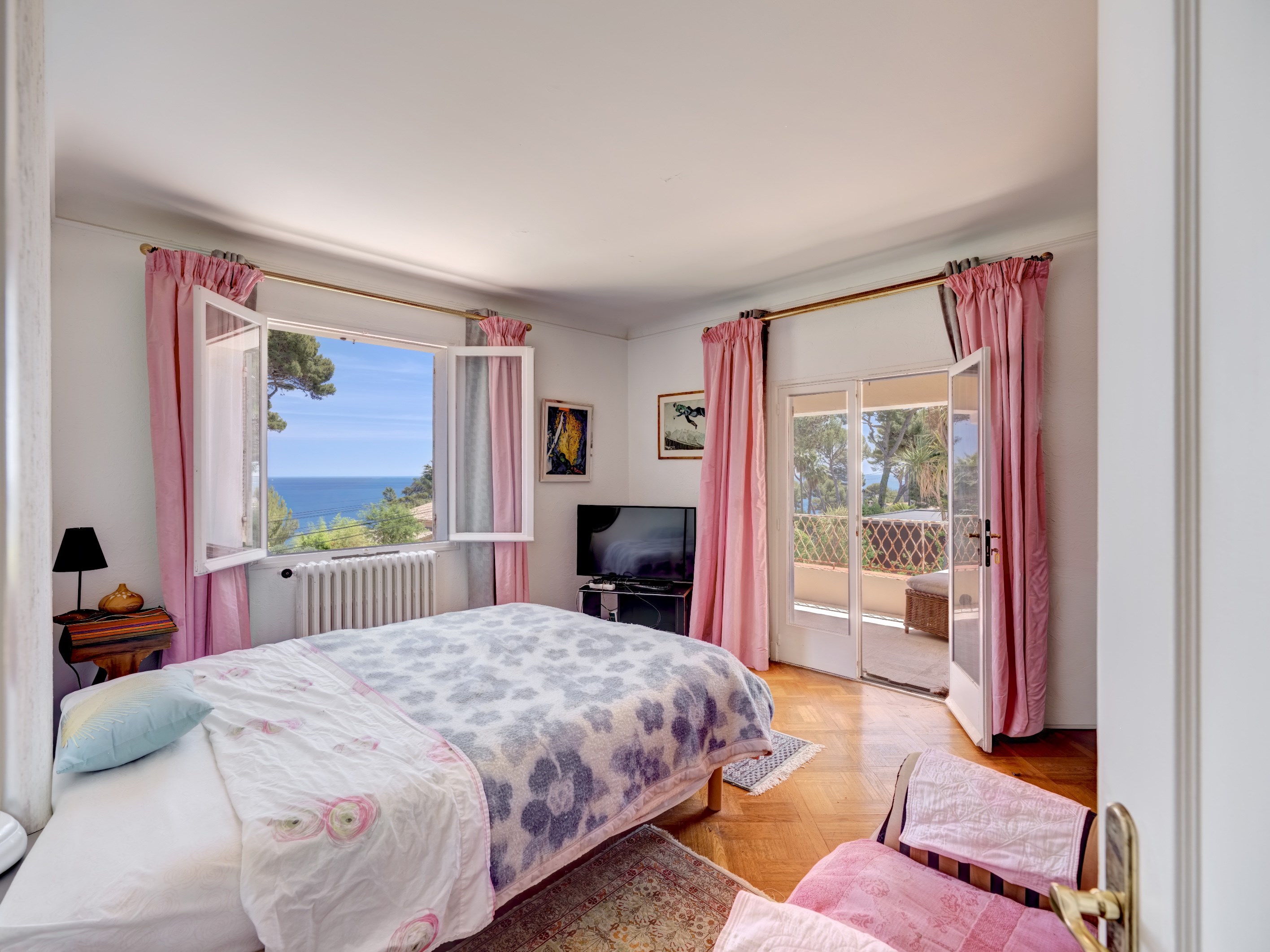  Cap d’Antibes villa with sea views pool and exceptional renovation potential - 物件實景