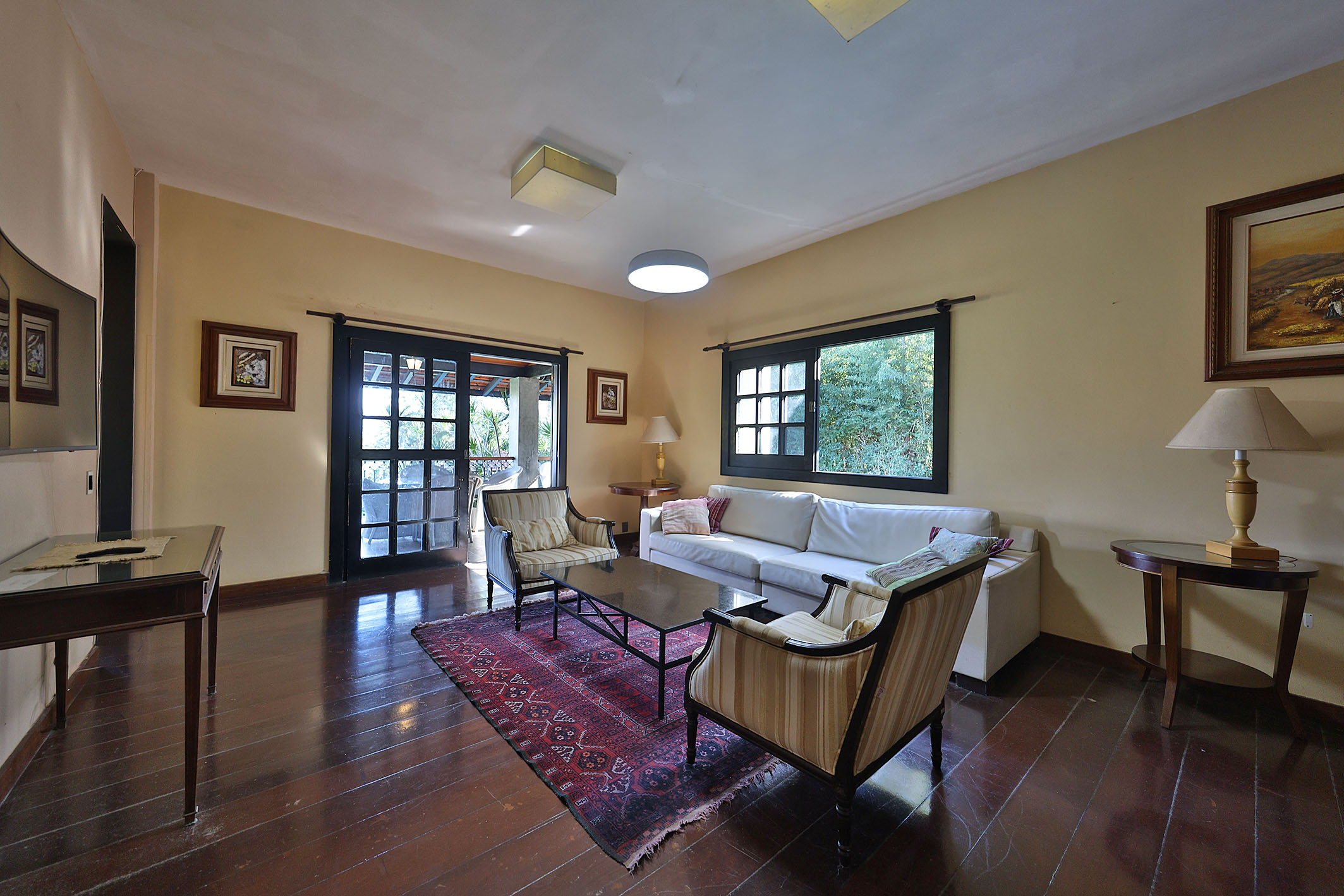  Mountain retreat with comprehensive leisure amenities and guest accommodations - 物件實景