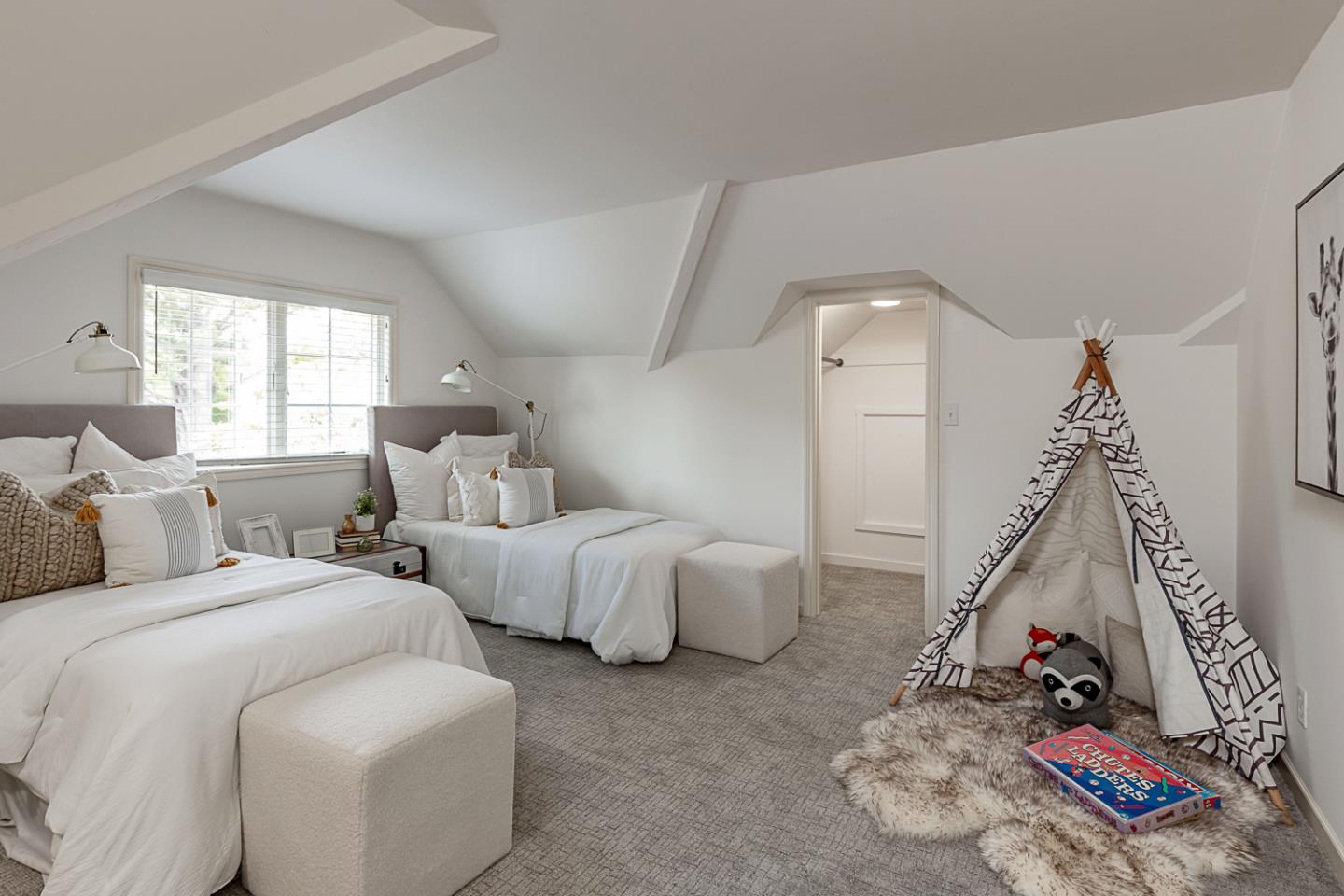 San Mateo, California, 94402, United States, 5 Bedrooms Bedrooms, ,4 BathroomsBathrooms,Residential,For Sale,1901144