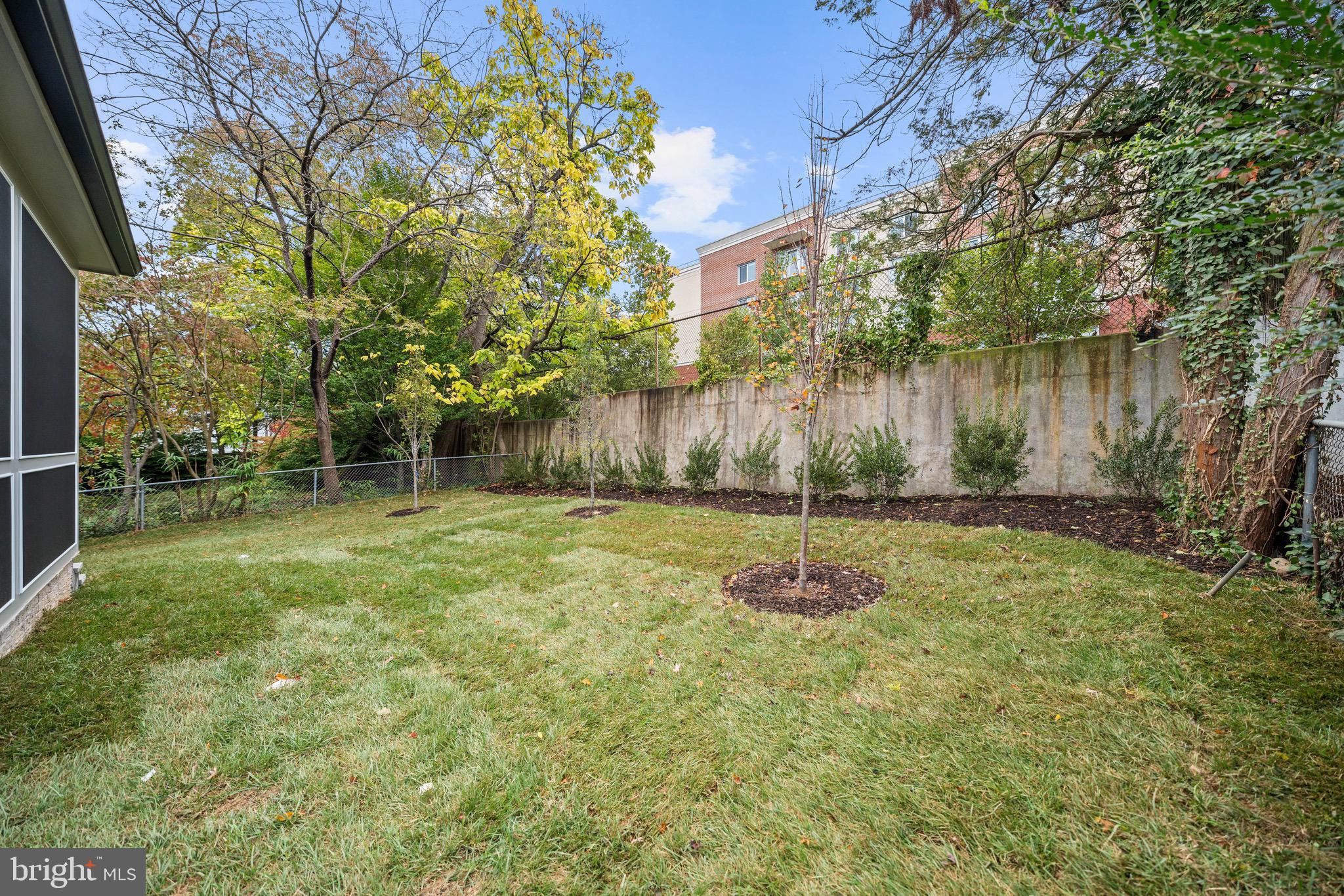 Arlington, Virginia, 22207, United States, 4 Bedrooms Bedrooms, ,5 BathroomsBathrooms,Residential,For Sale,1990203