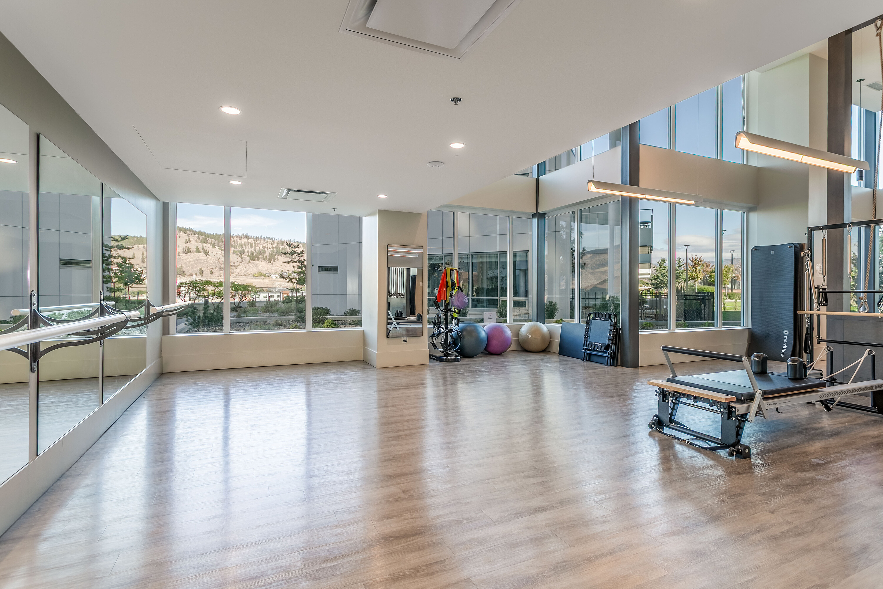  Unobstructed Views of the Lake - 物件實景