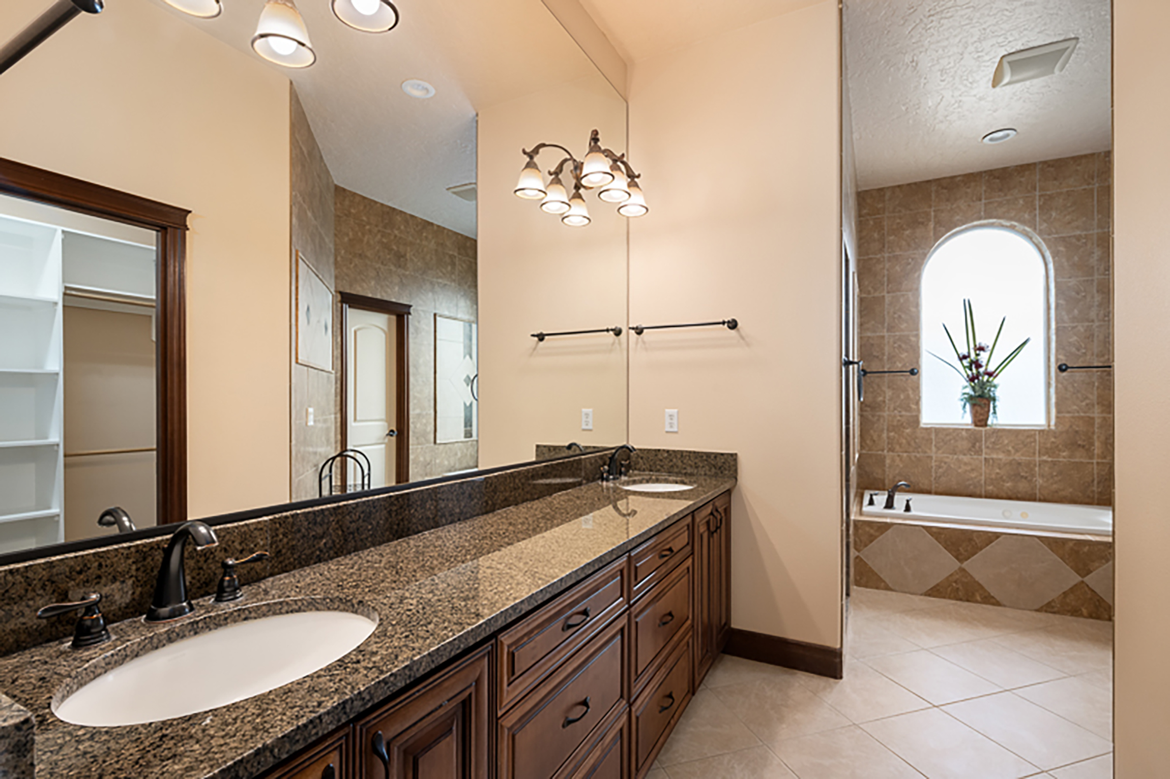  Canyon Lakes Highly Upgraded 1 Story Home - 物件實景