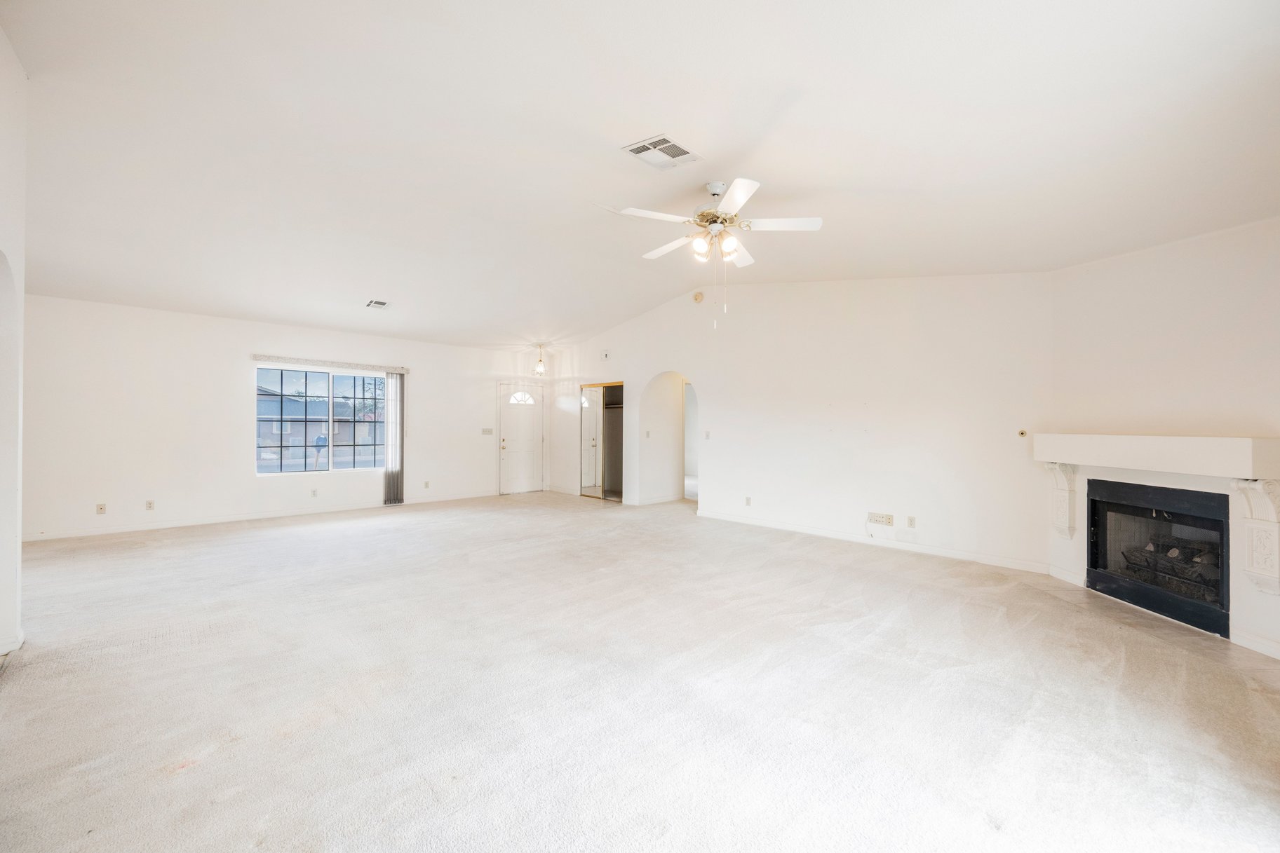  Rare Half Acre Opportunity in Henderson HOA, RV Hookups, Endless Potential - 物件實景