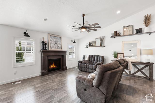 West Jordan, Utah, 84081, United States, 4 Bedrooms Bedrooms, ,3 BathroomsBathrooms,Residential,For Sale,1935106
