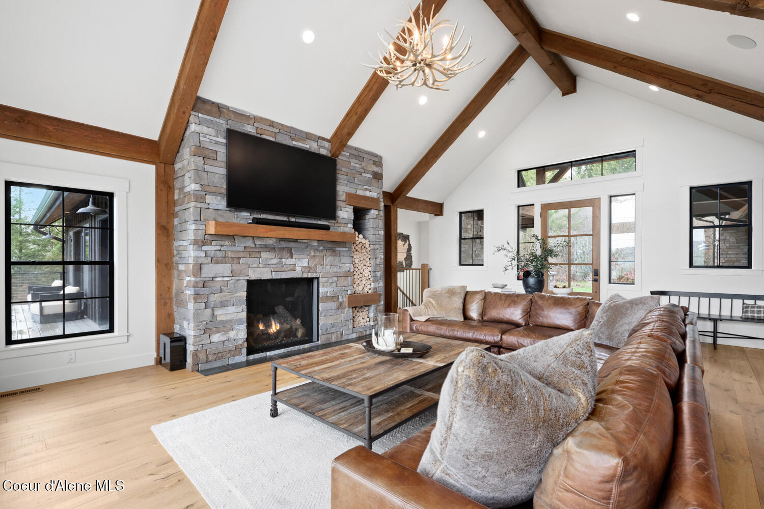 Coeur d'Alene, Idaho, 83814, United States, 4 Bedrooms Bedrooms, ,4 BathroomsBathrooms,Residential,For Sale,2044765