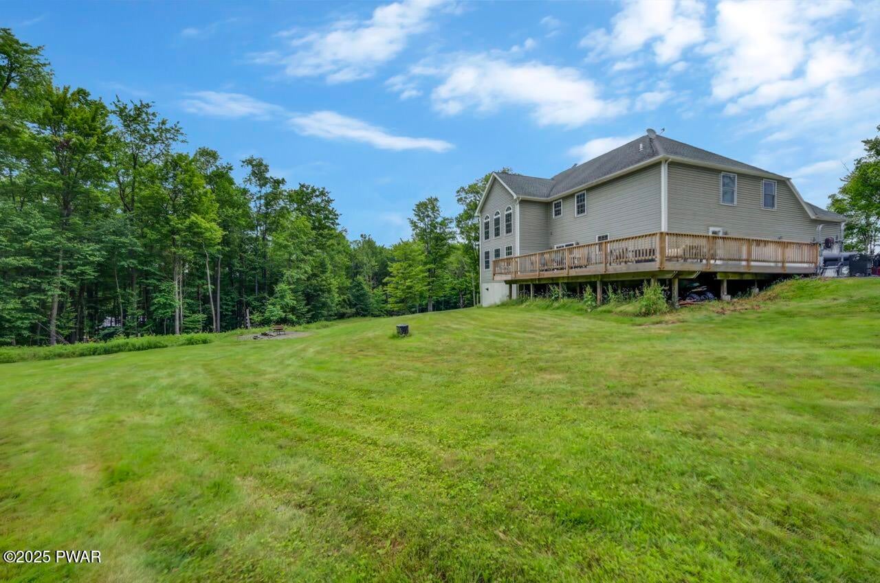 Honesdale, Pennsylvania, 18431, United States, 5 Bedrooms Bedrooms, ,4 BathroomsBathrooms,Residential,For Sale,1973688