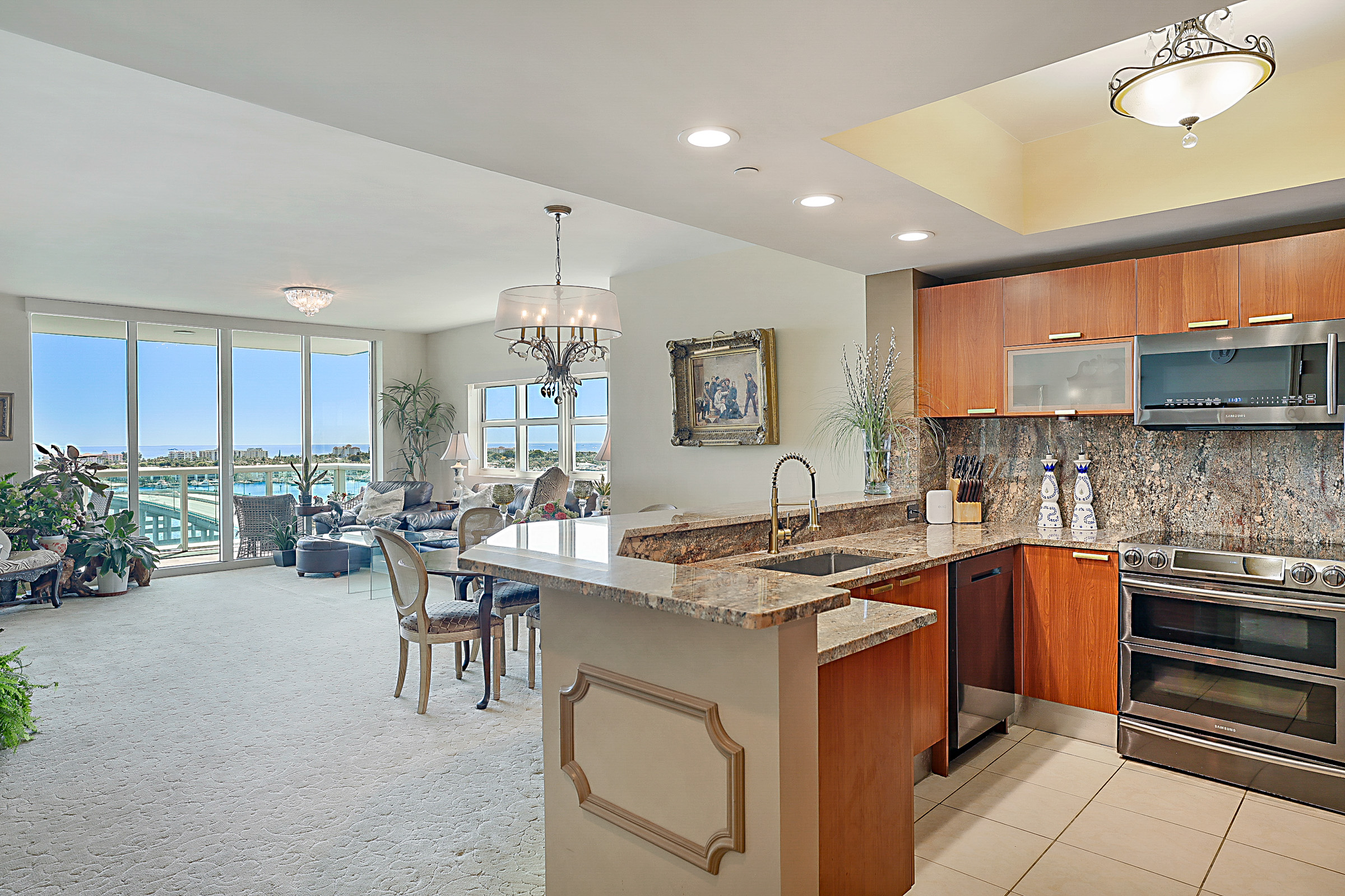  2640 Lake Shore Drive, Riviera Beach, FL, 33404 - 物件實景