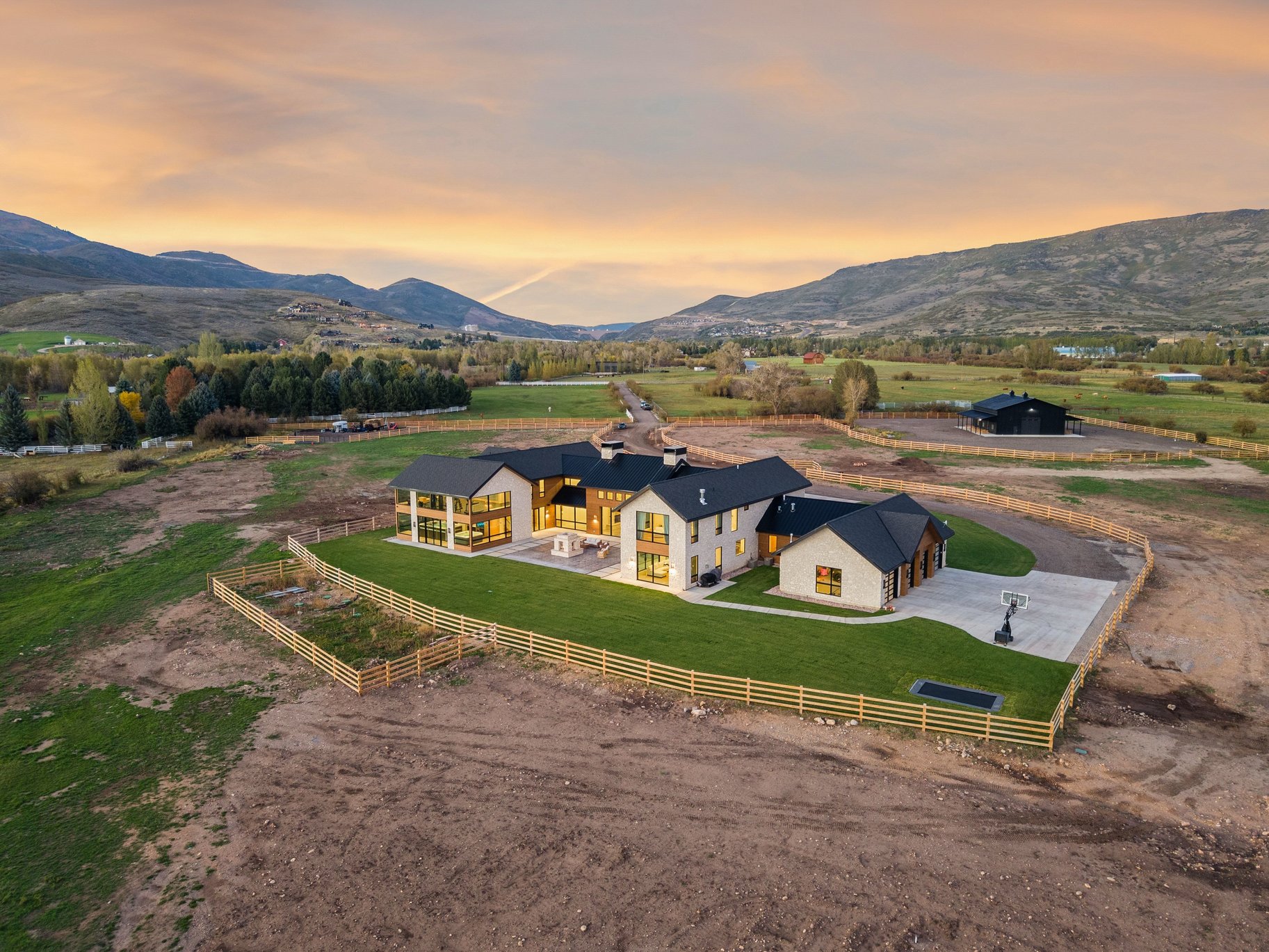  A Modern Estate Framed by Mount Timpanogos - 物件實景