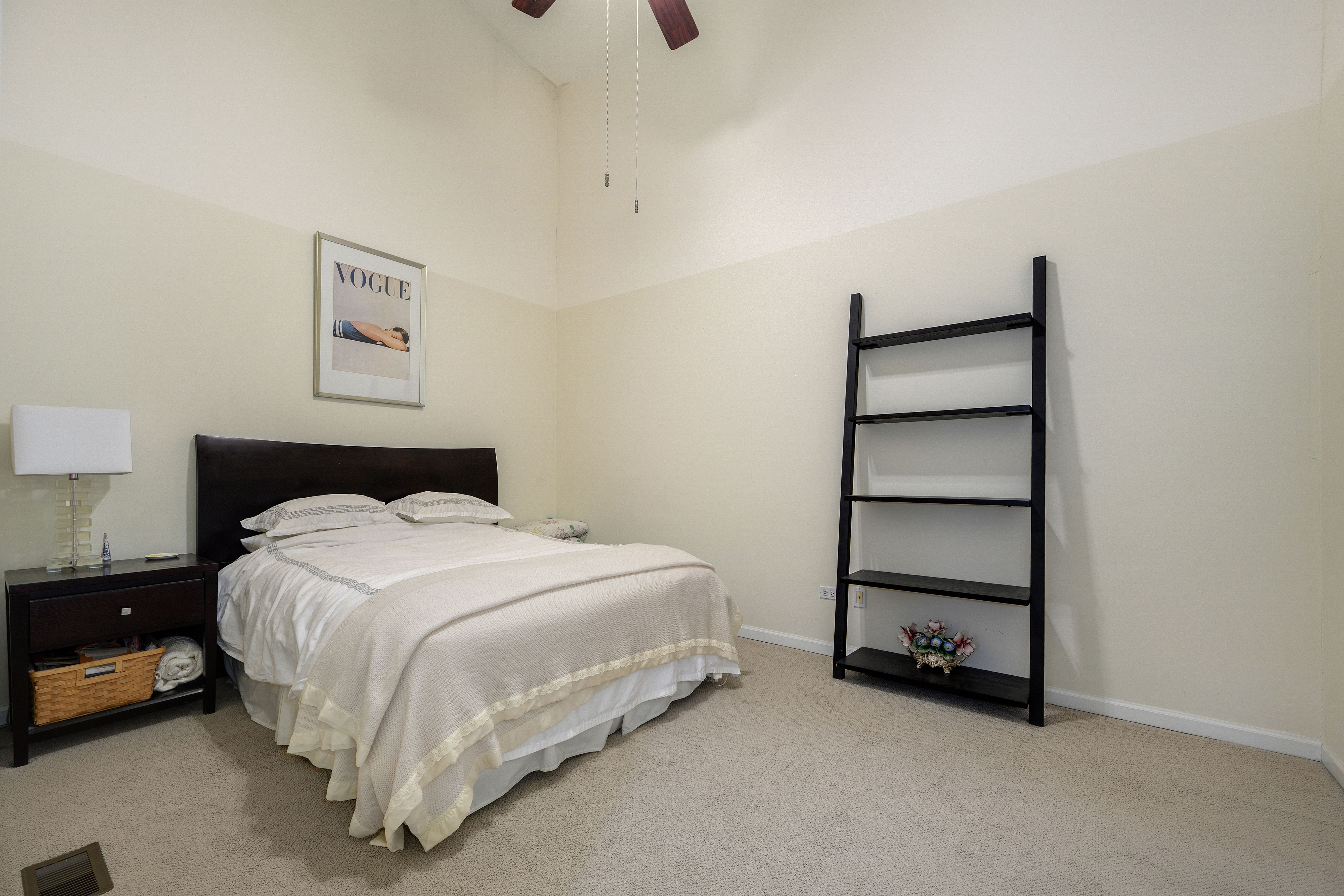  Bright, Updated Townhome in River North