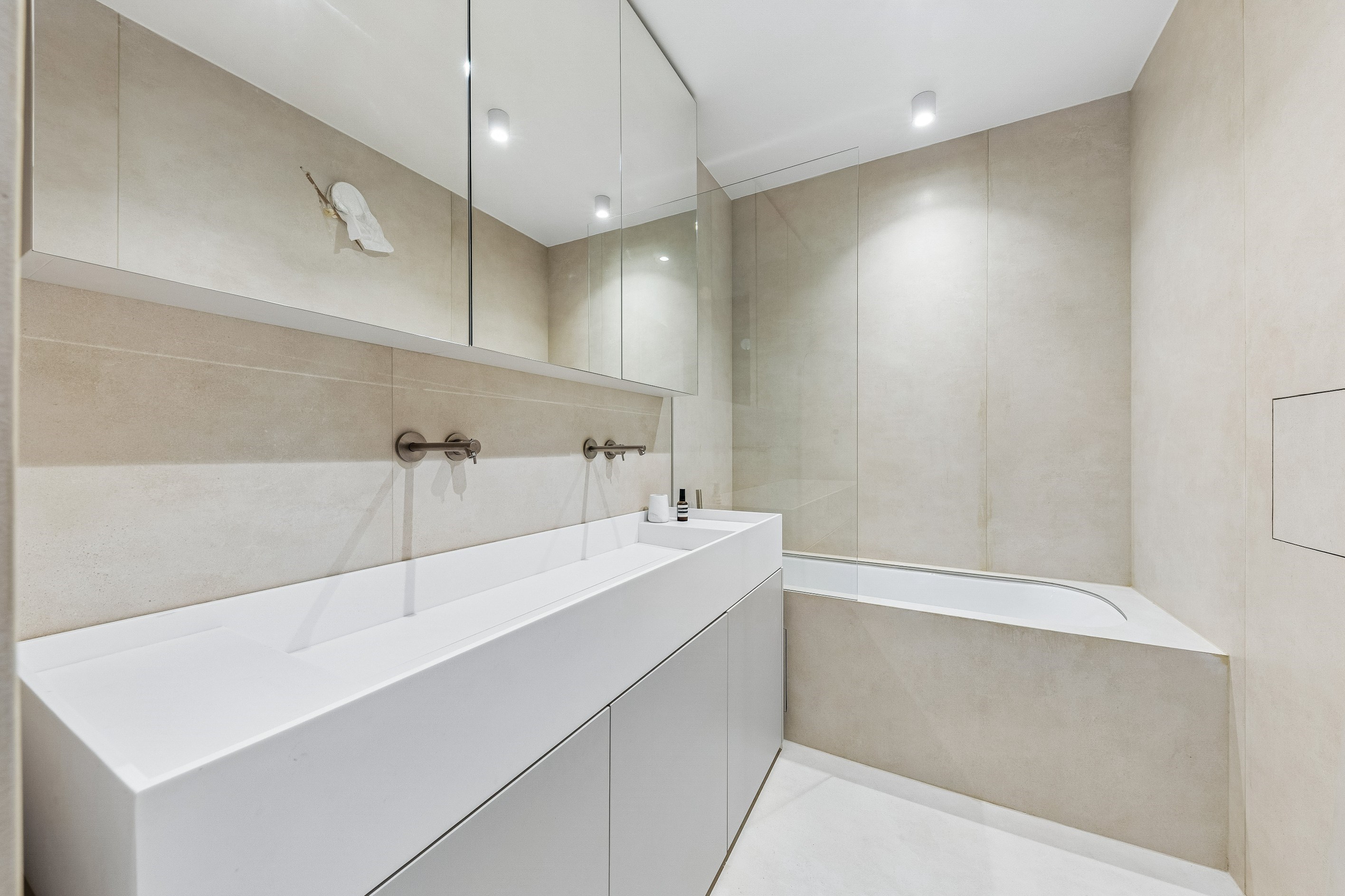  Beautiful renovated apartment - 物件實景