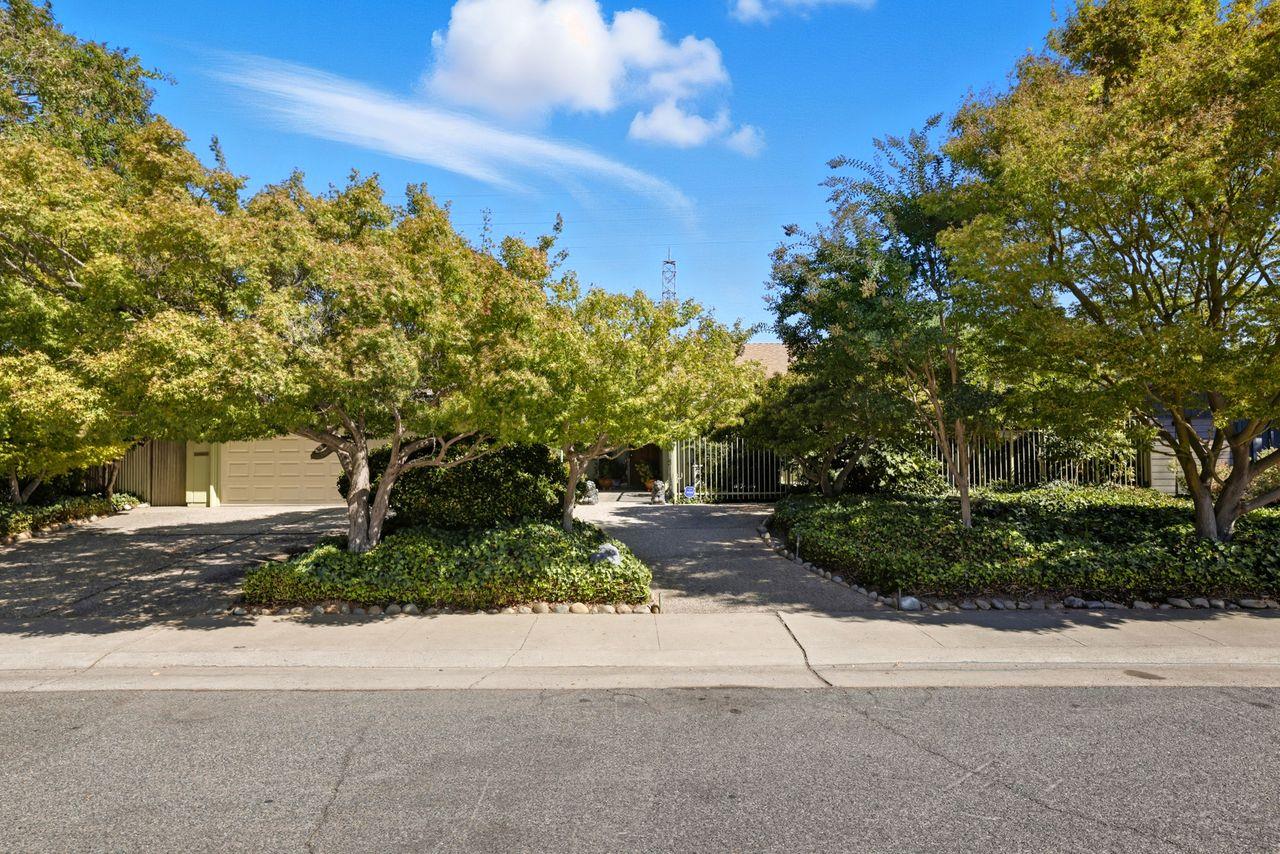 Sacramento, California, 95825, United States, 3 Bedrooms Bedrooms, ,2 BathroomsBathrooms,Residential,For Sale,1964772