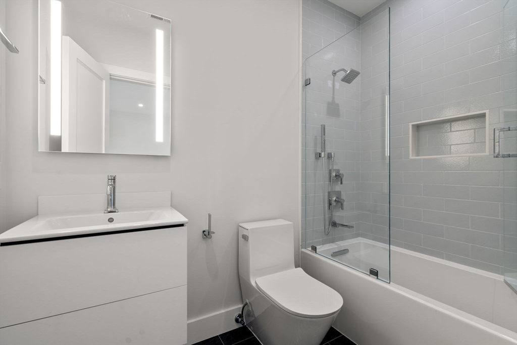 Newton, Massachusetts, 02465, United States, 6 Bedrooms Bedrooms, ,7 BathroomsBathrooms,Residential,For Sale,1730444