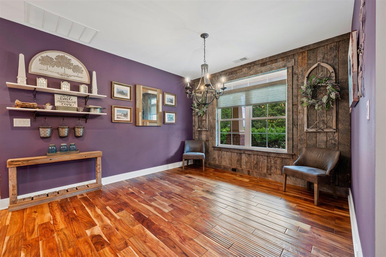 Franklin, Kentucky, 42134, United States, 6 Bedrooms Bedrooms, ,3 BathroomsBathrooms,Residential,For Sale,2002966