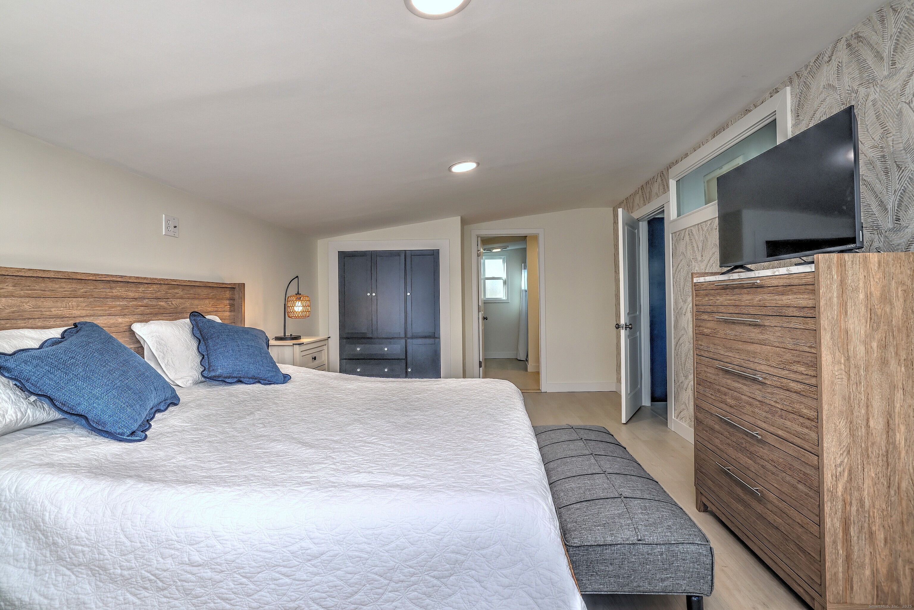 East Haven, Connecticut, 06512, United States, 3 Bedrooms Bedrooms, ,2 BathroomsBathrooms,Residential,For Sale,2001718