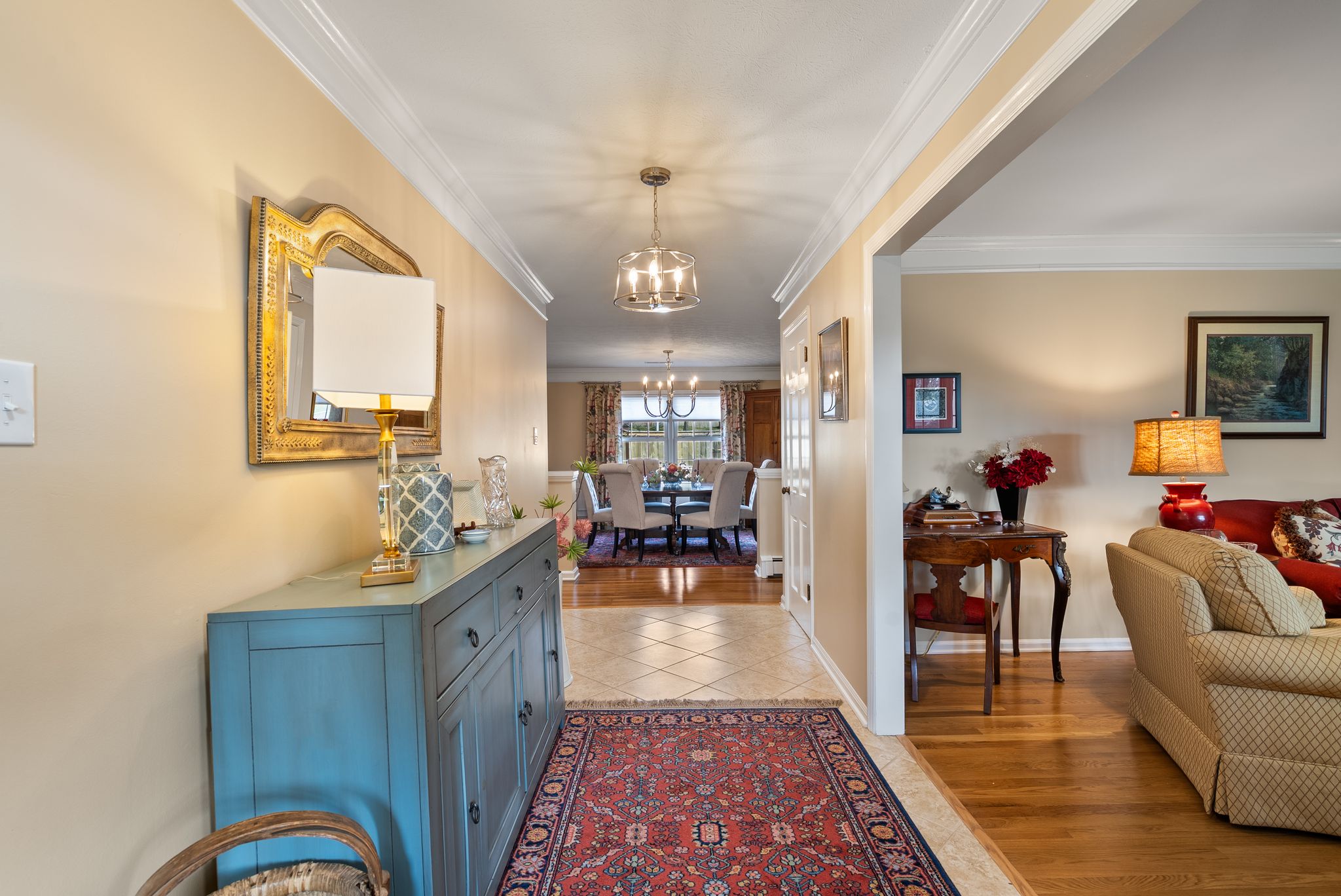  697 Cindy Blair Way - 物件實景