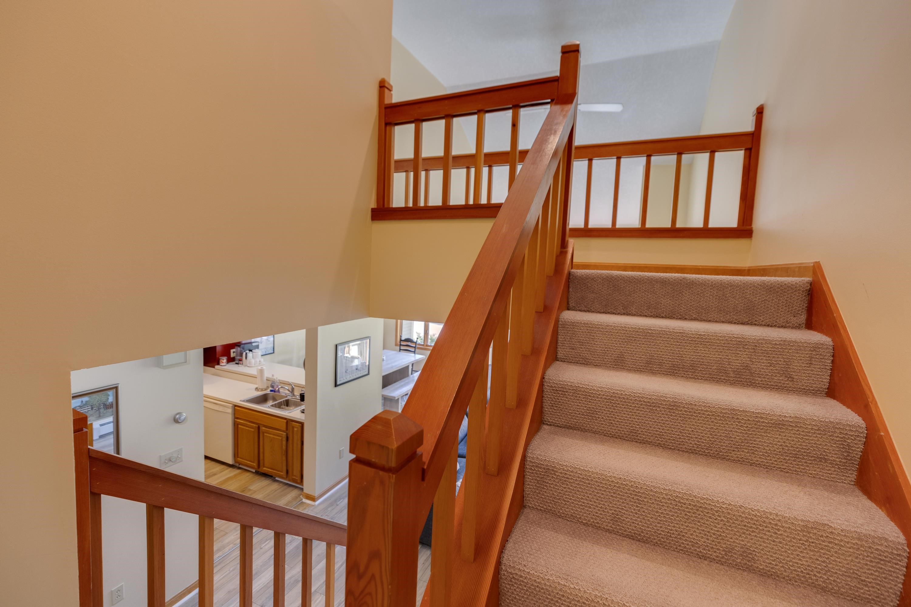 Lincoln, New Hampshire, 03251, United States, 4 Bedrooms Bedrooms, ,4 BathroomsBathrooms,Residential,For Sale,1991749