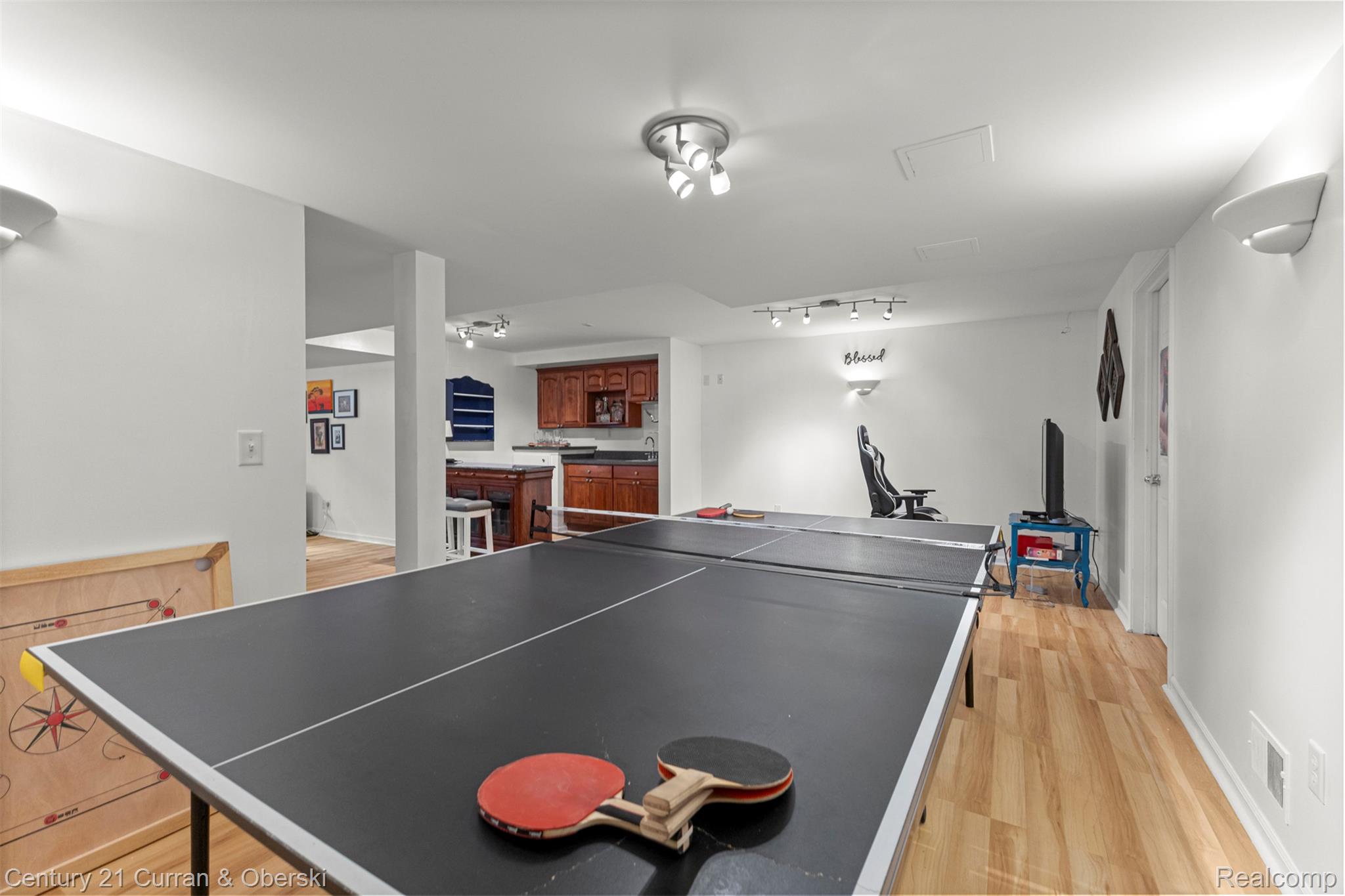 Canton Charter Township, Michigan, 48188, United States, 4 Bedrooms Bedrooms, ,4 BathroomsBathrooms,Residential,For Sale,2049400